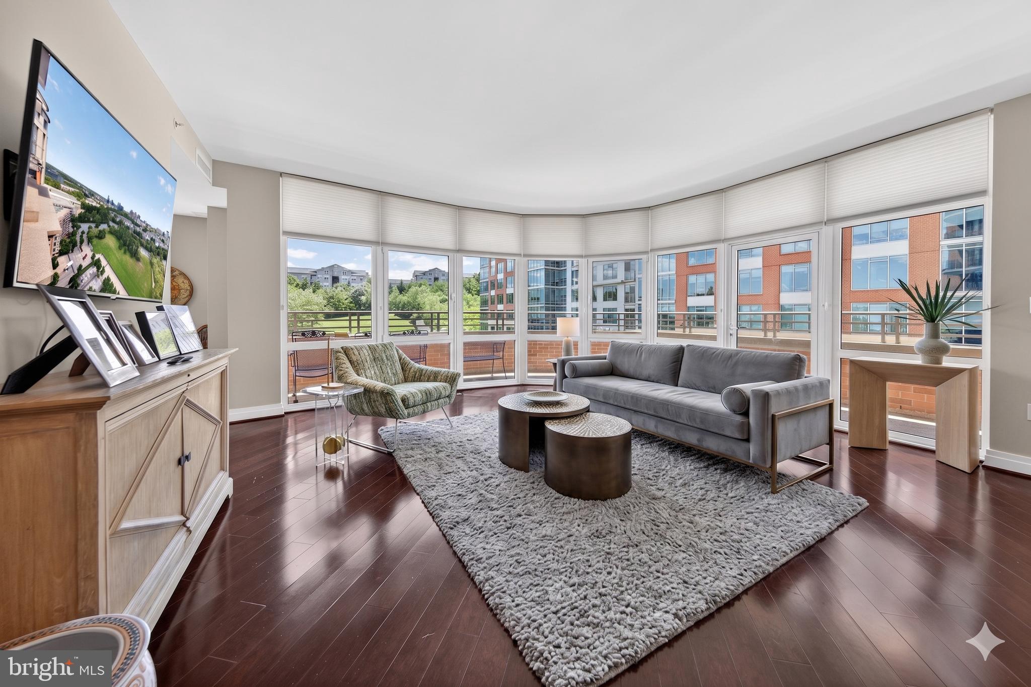 ONE PARK CREST - Residential