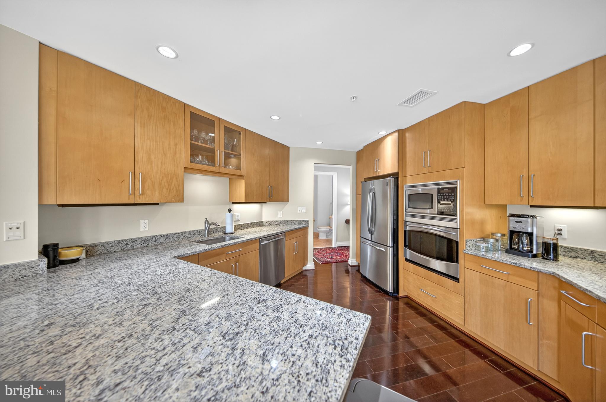 ONE PARK CREST - Residential