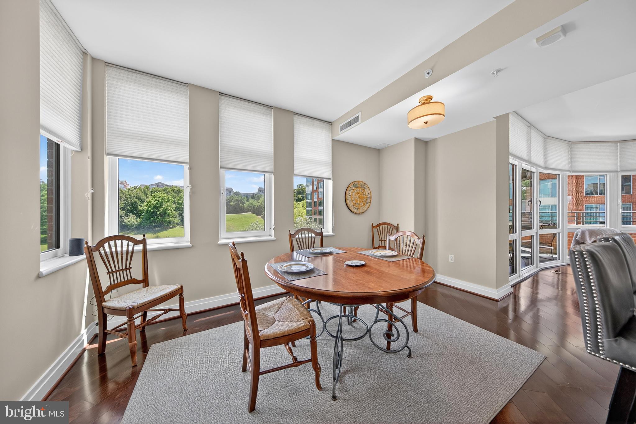 ONE PARK CREST - Residential