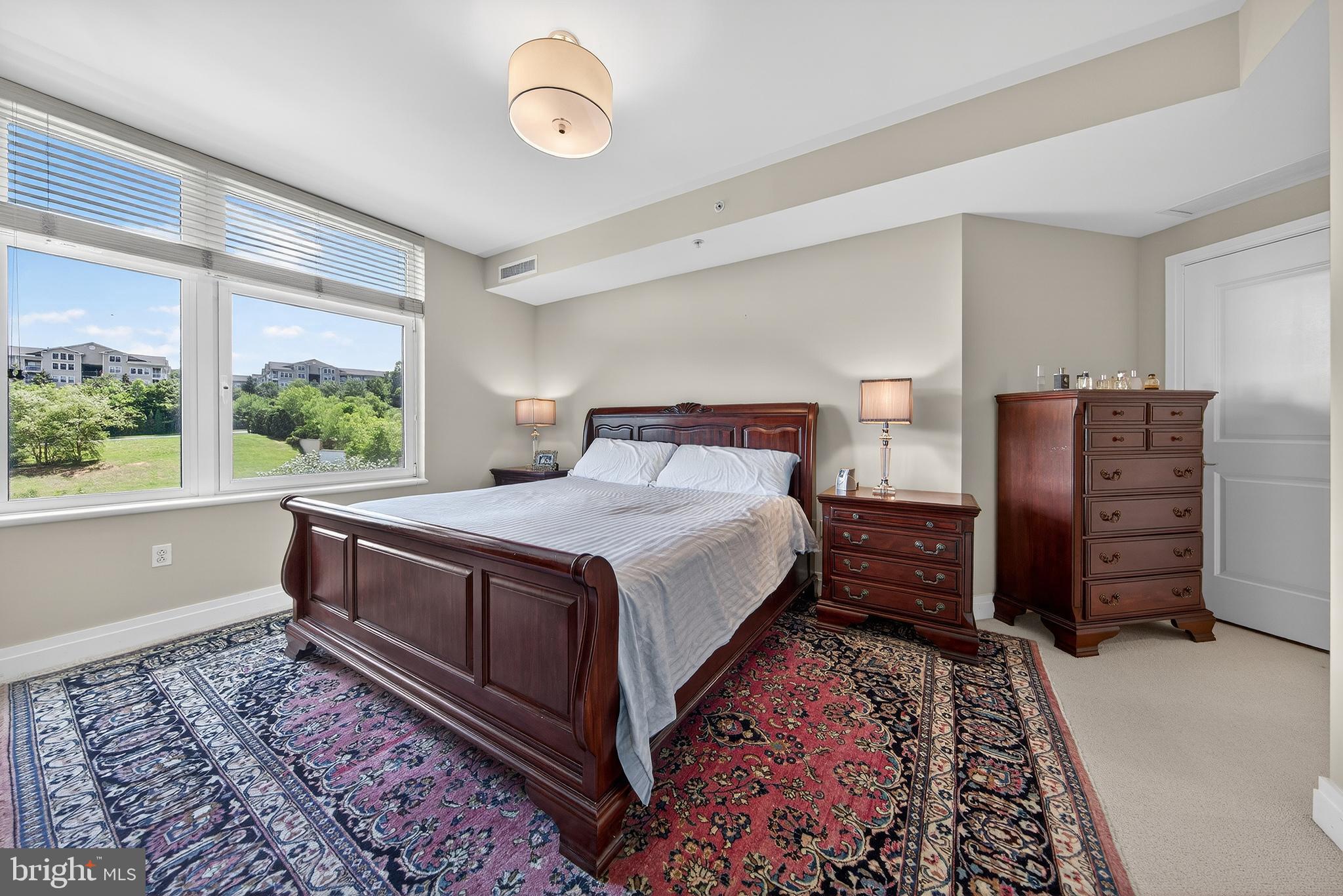 ONE PARK CREST - Residential