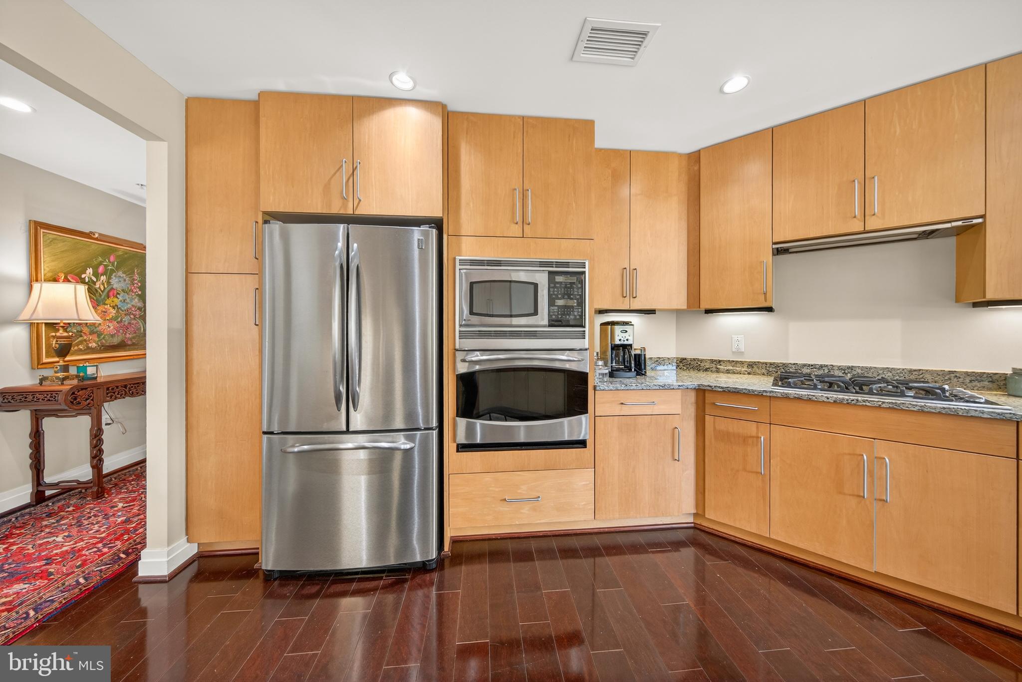 ONE PARK CREST - Residential