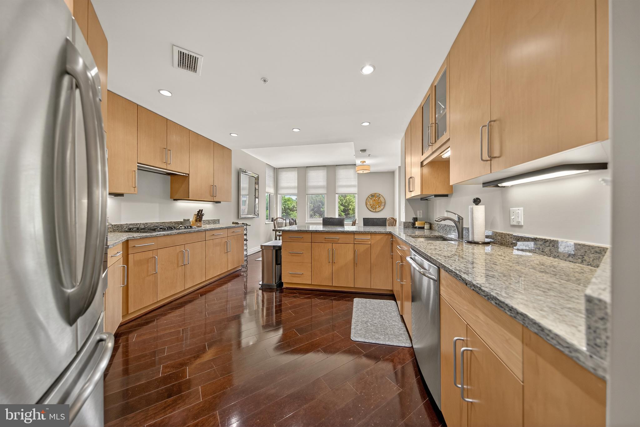 ONE PARK CREST - Residential