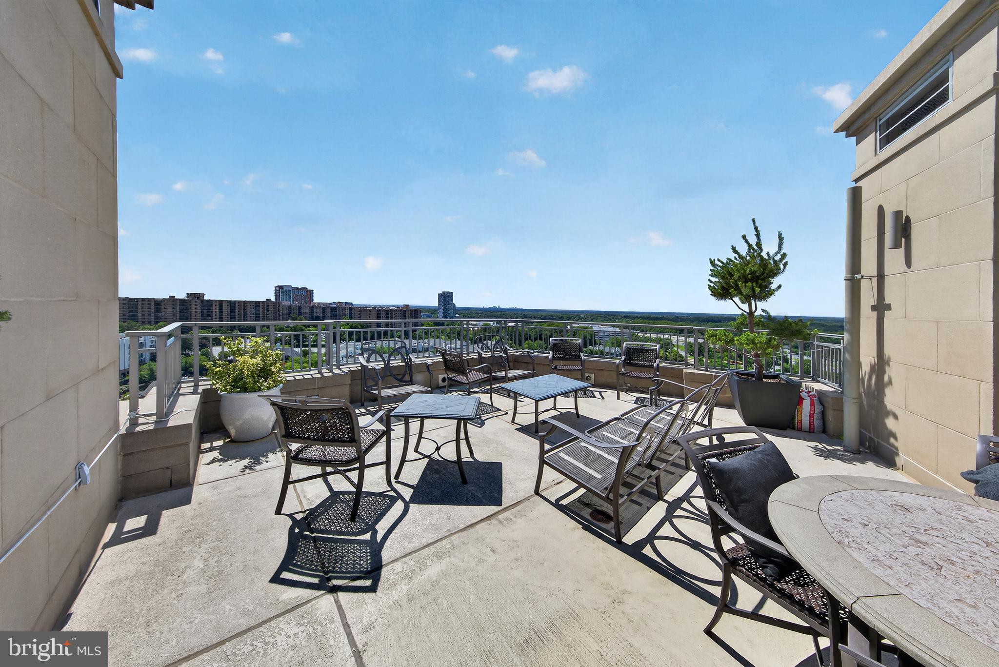 ONE PARK CREST - Residential
