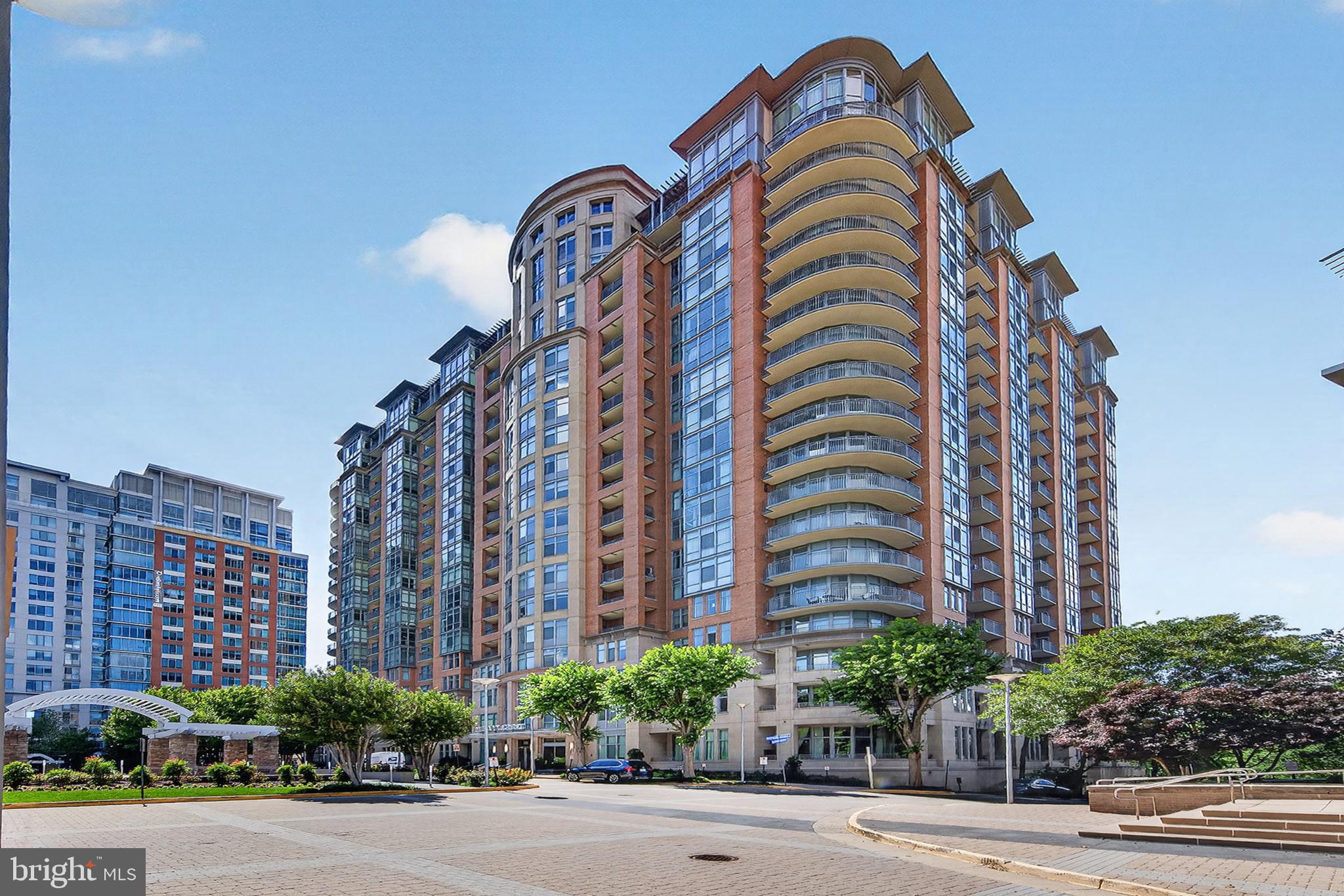 ONE PARK CREST - Residential