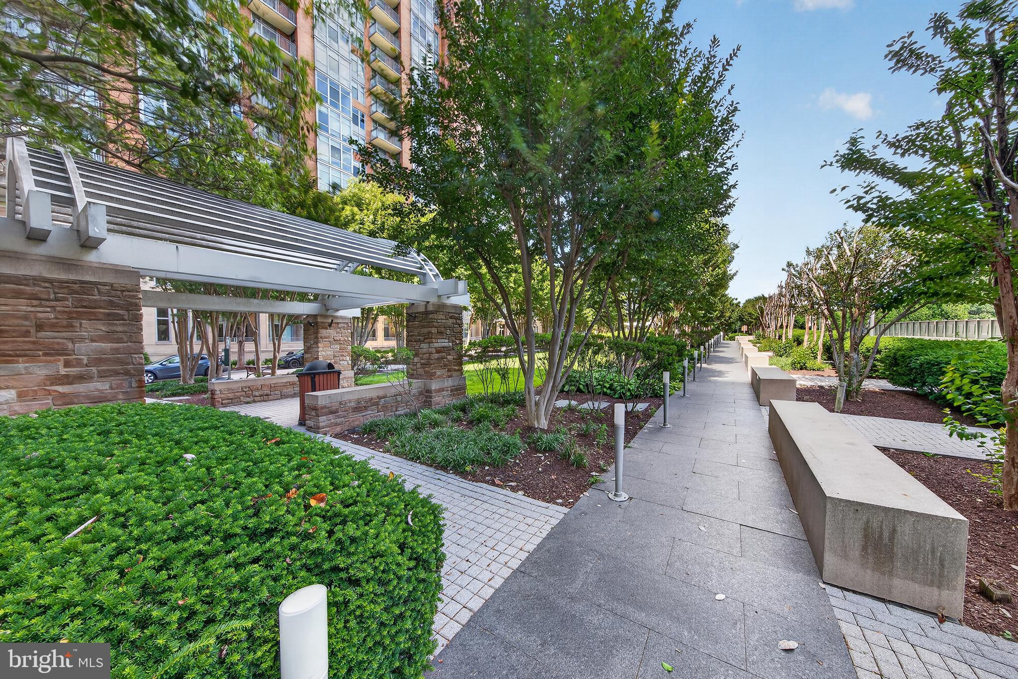 ONE PARK CREST - Residential