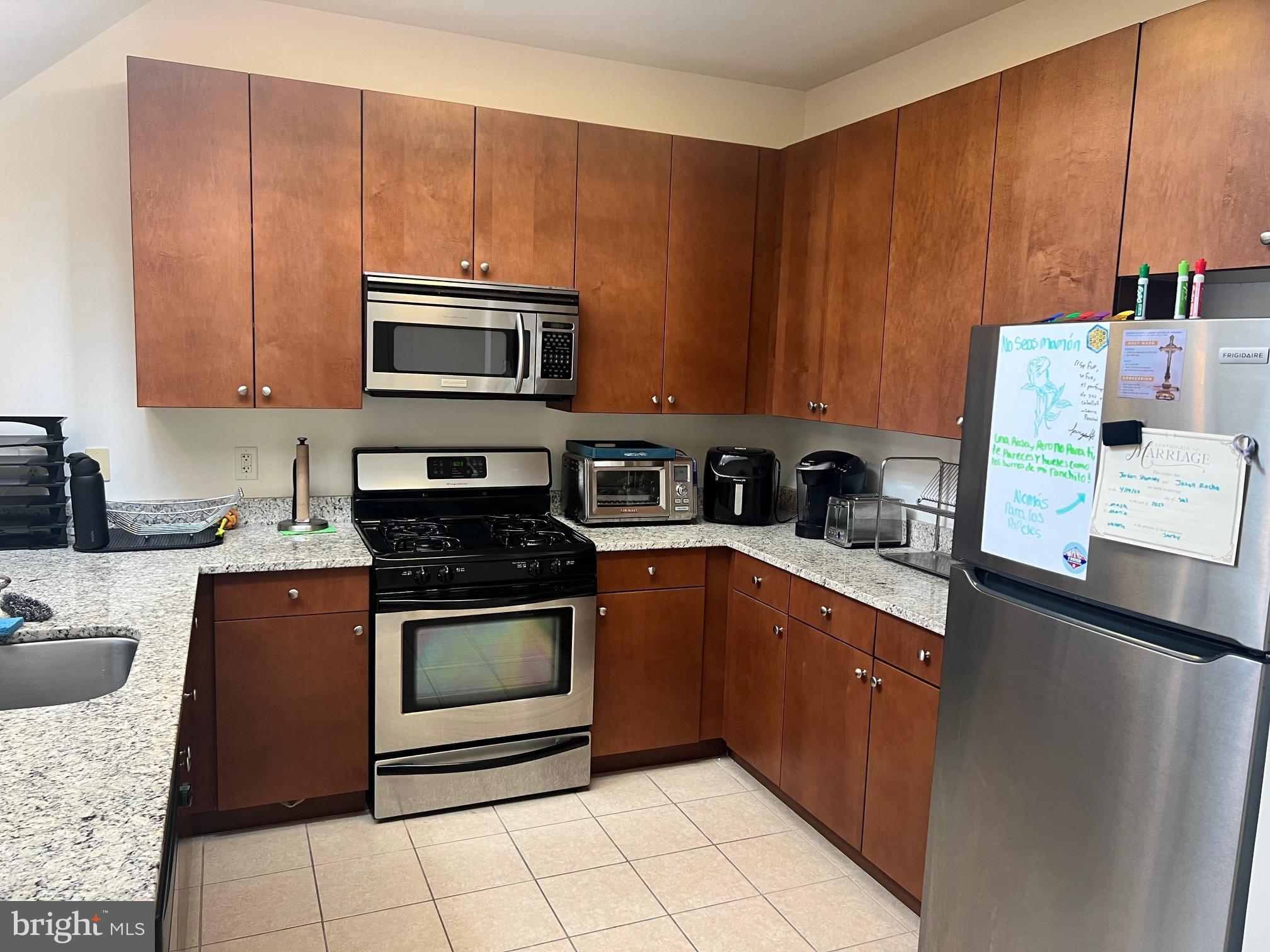 CHARLES VILLAGE - Residential Lease