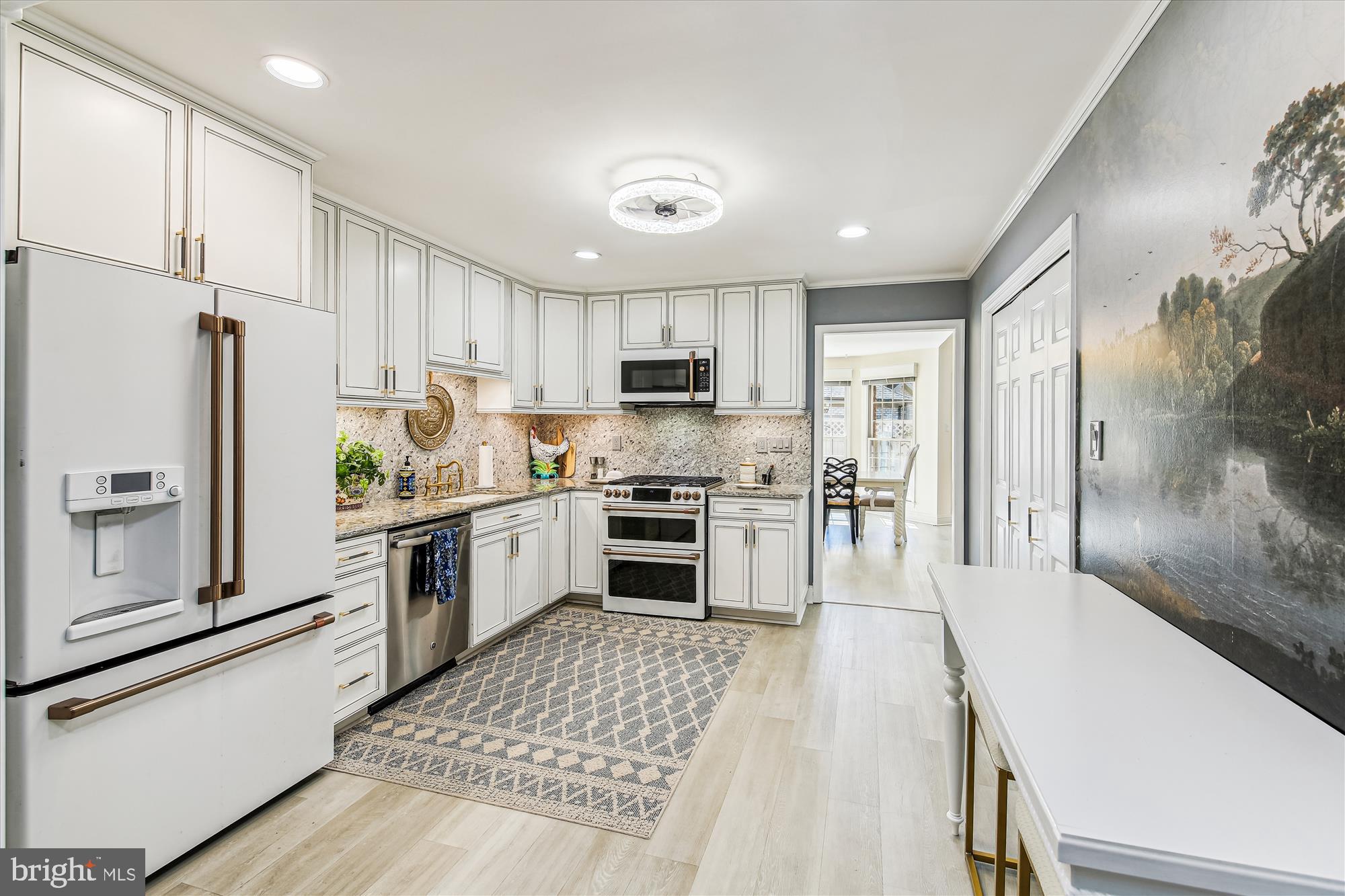 VILLAGE IN THE PARK - Residential