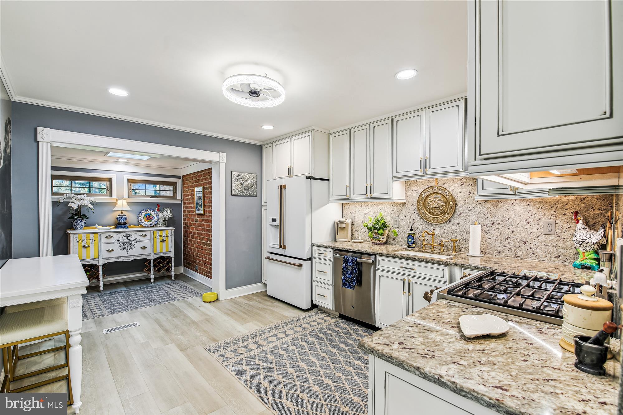 VILLAGE IN THE PARK - Residential