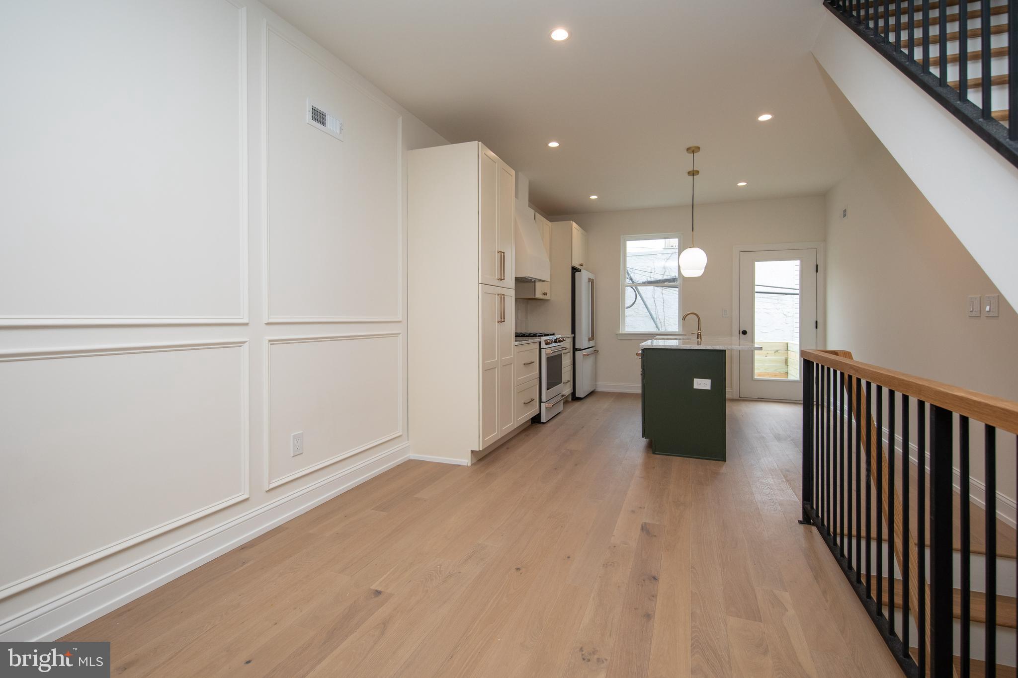 POINT BREEZE - Residential