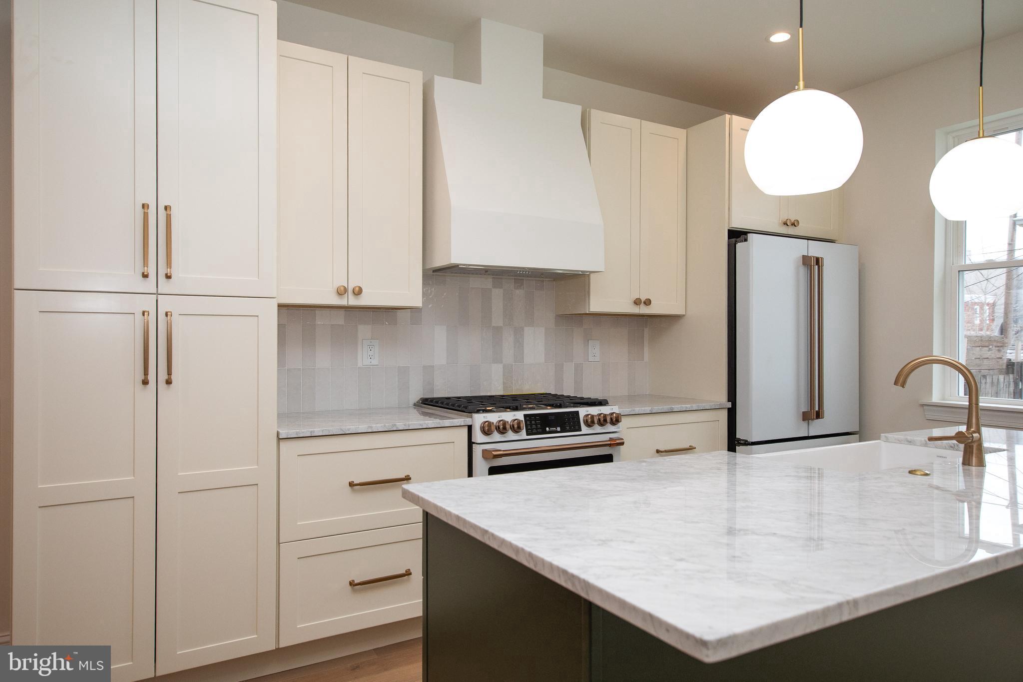 POINT BREEZE - Residential