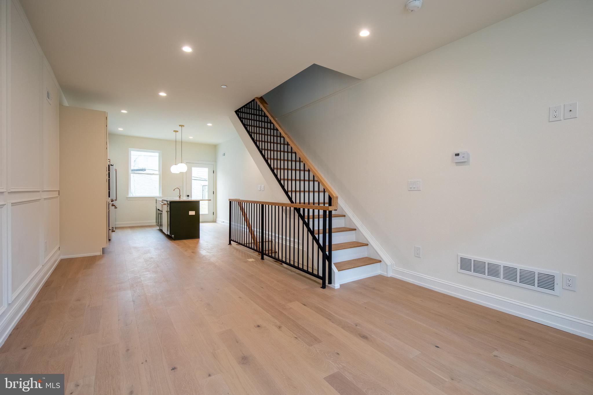 POINT BREEZE - Residential