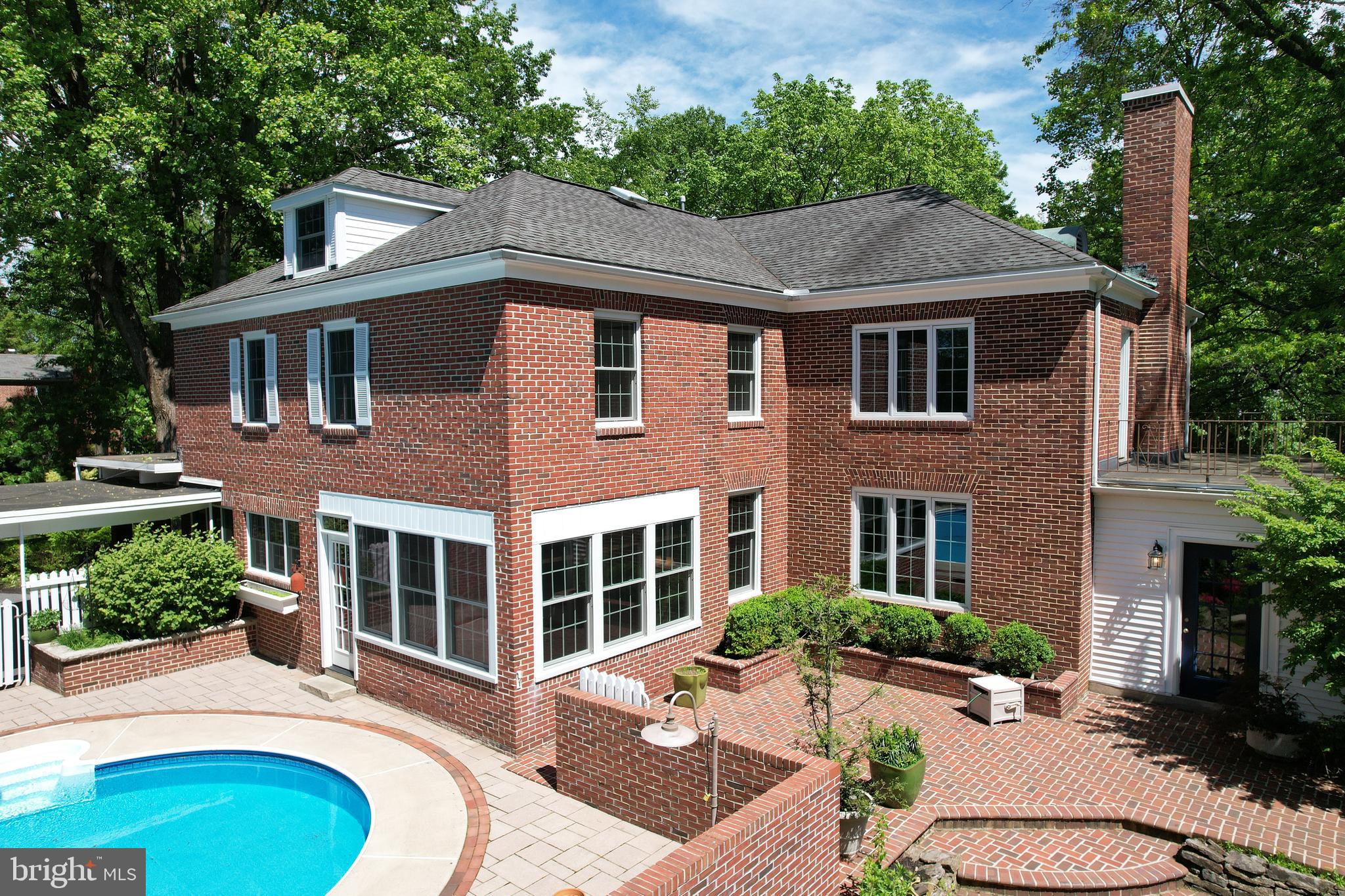 COLLEGE HEIGHTS - Residential