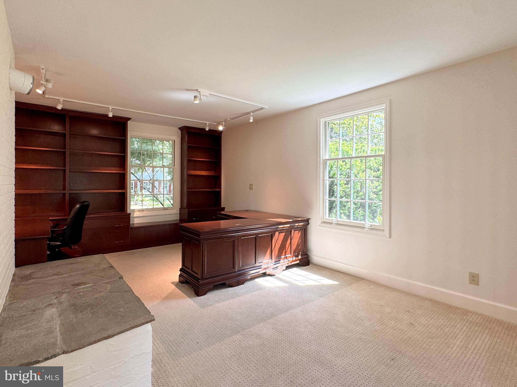 COLLEGE HEIGHTS - Residential