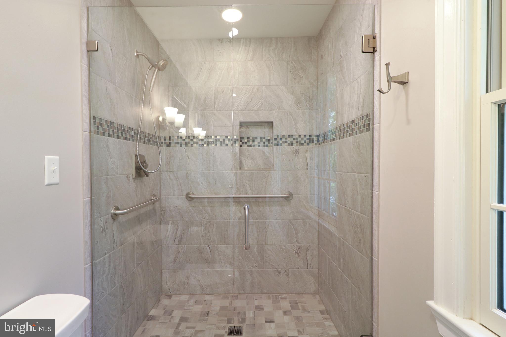 COLLEGE HEIGHTS - Residential