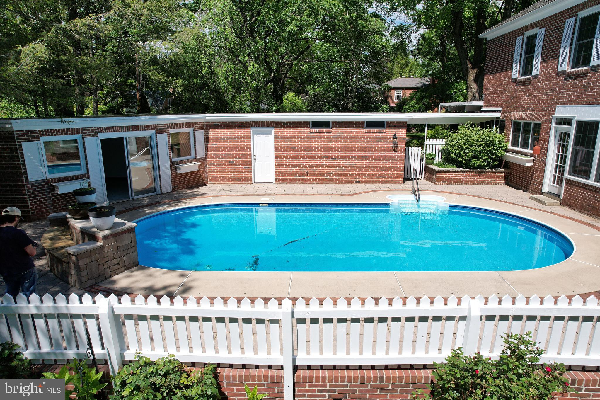 COLLEGE HEIGHTS - Residential