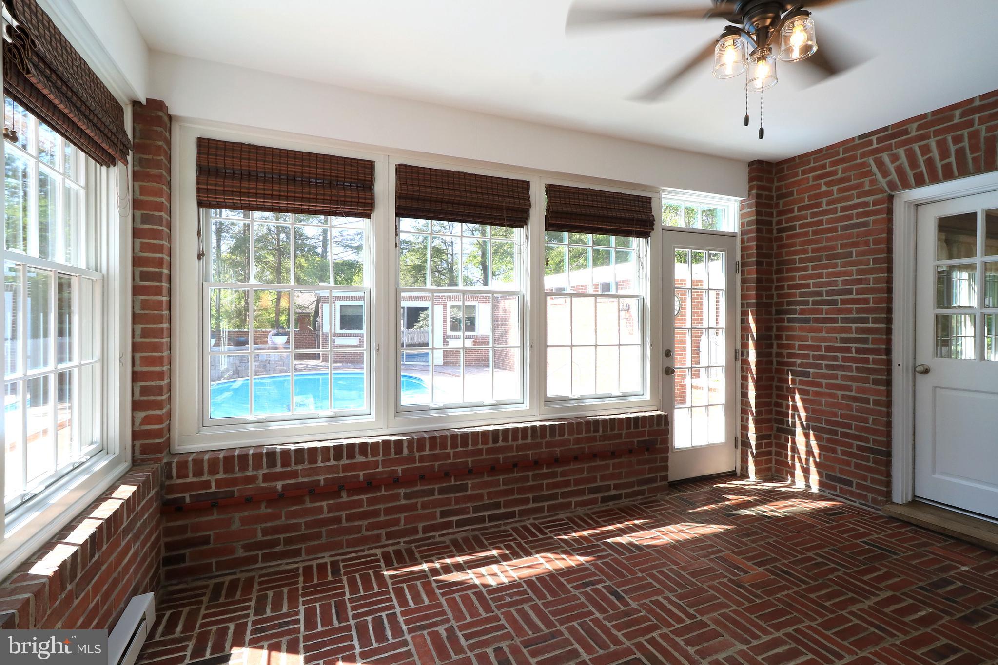 COLLEGE HEIGHTS - Residential