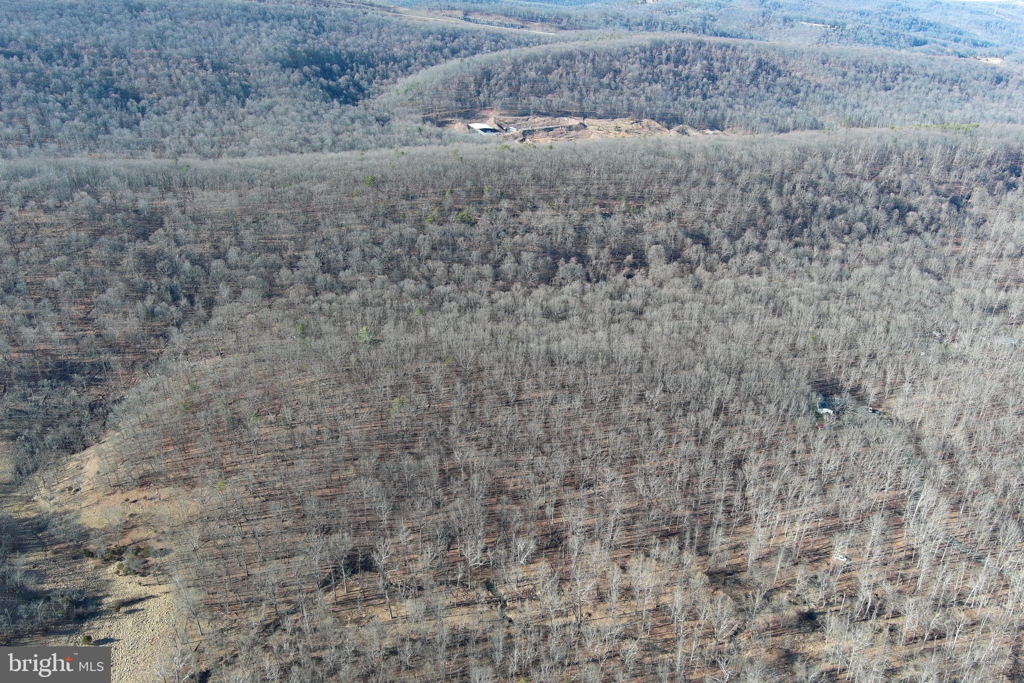 WALNUT BOTTOM HIDEAWAY - Land