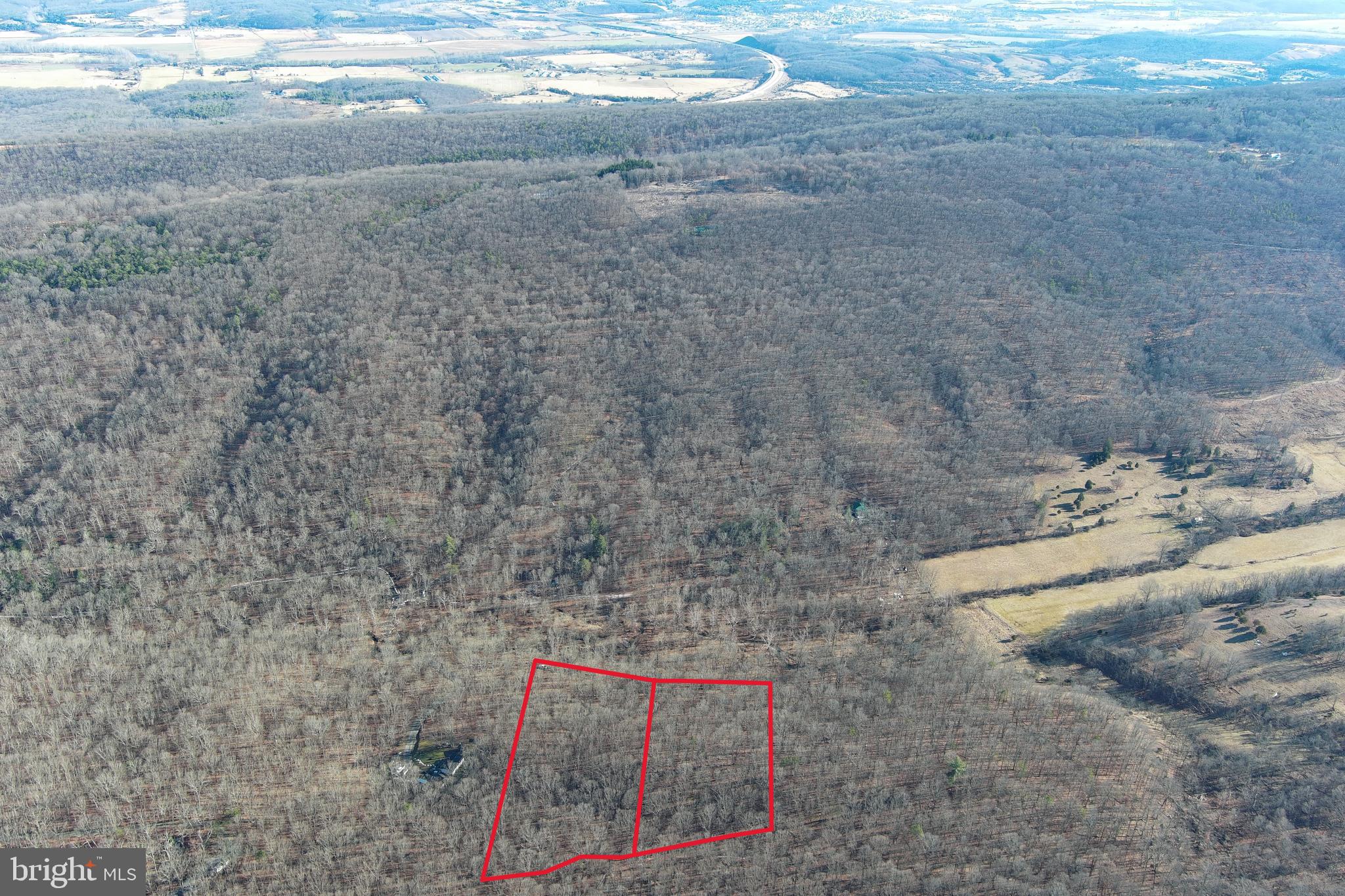 WALNUT BOTTOM HIDEAWAY - Land