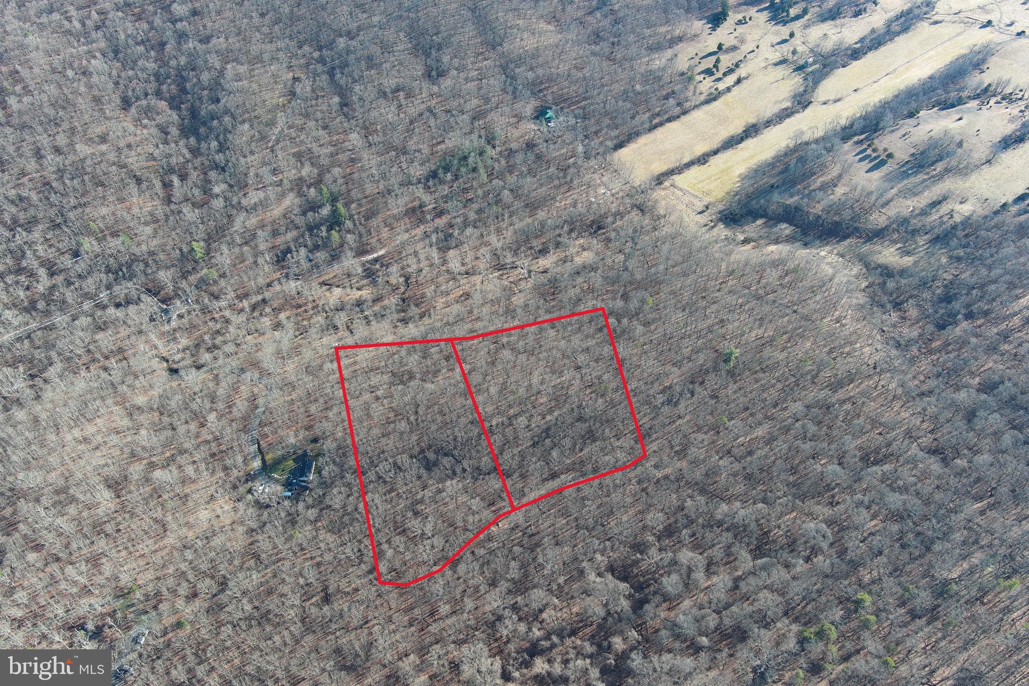 WALNUT BOTTOM HIDEAWAY - Land