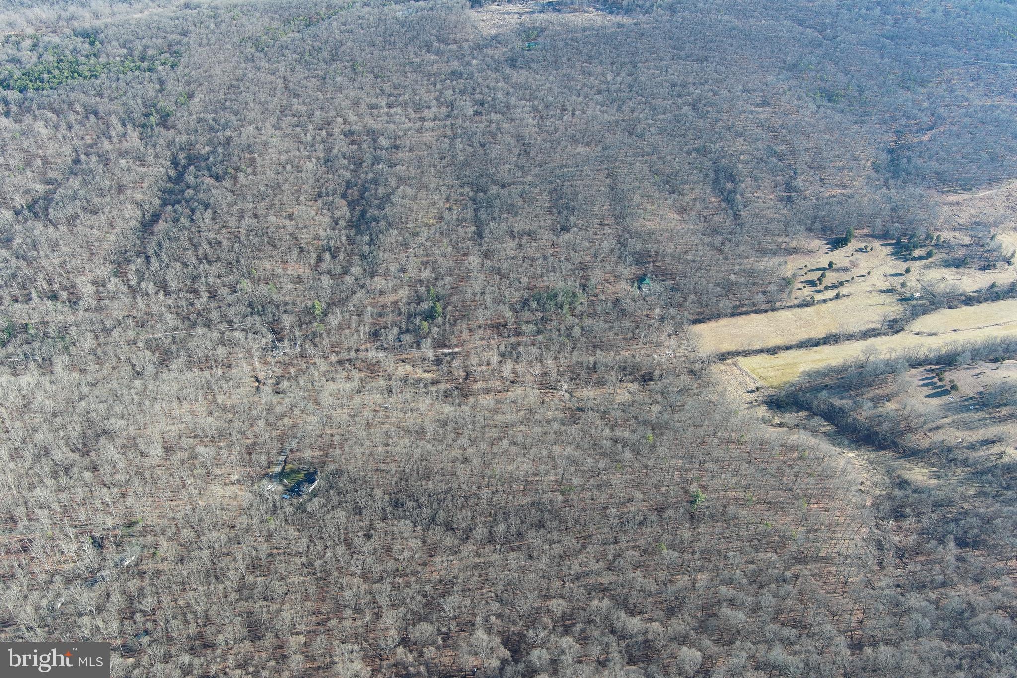 WALNUT BOTTOM HIDEAWAY - Land