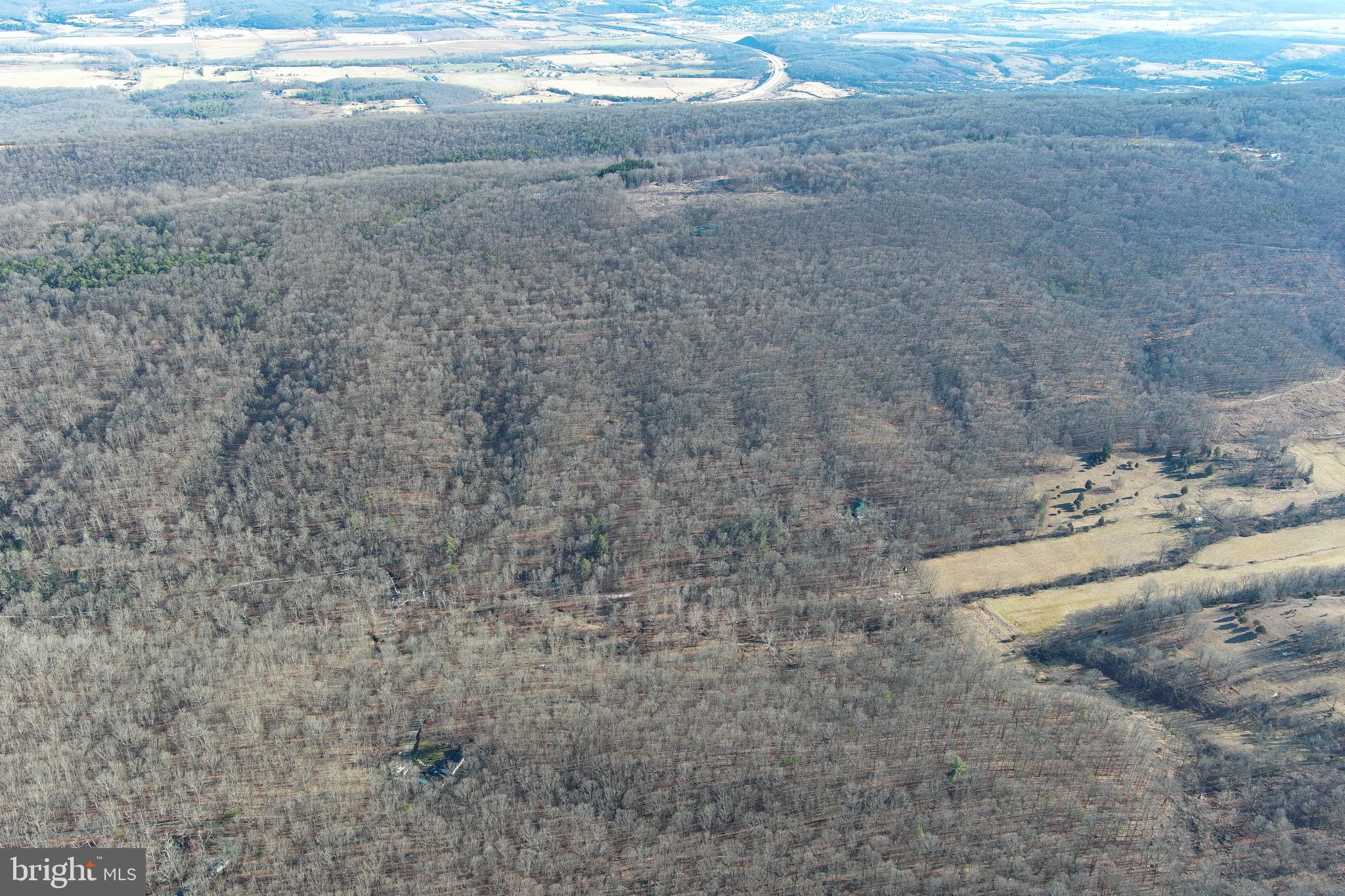 WALNUT BOTTOM HIDEAWAY - Land