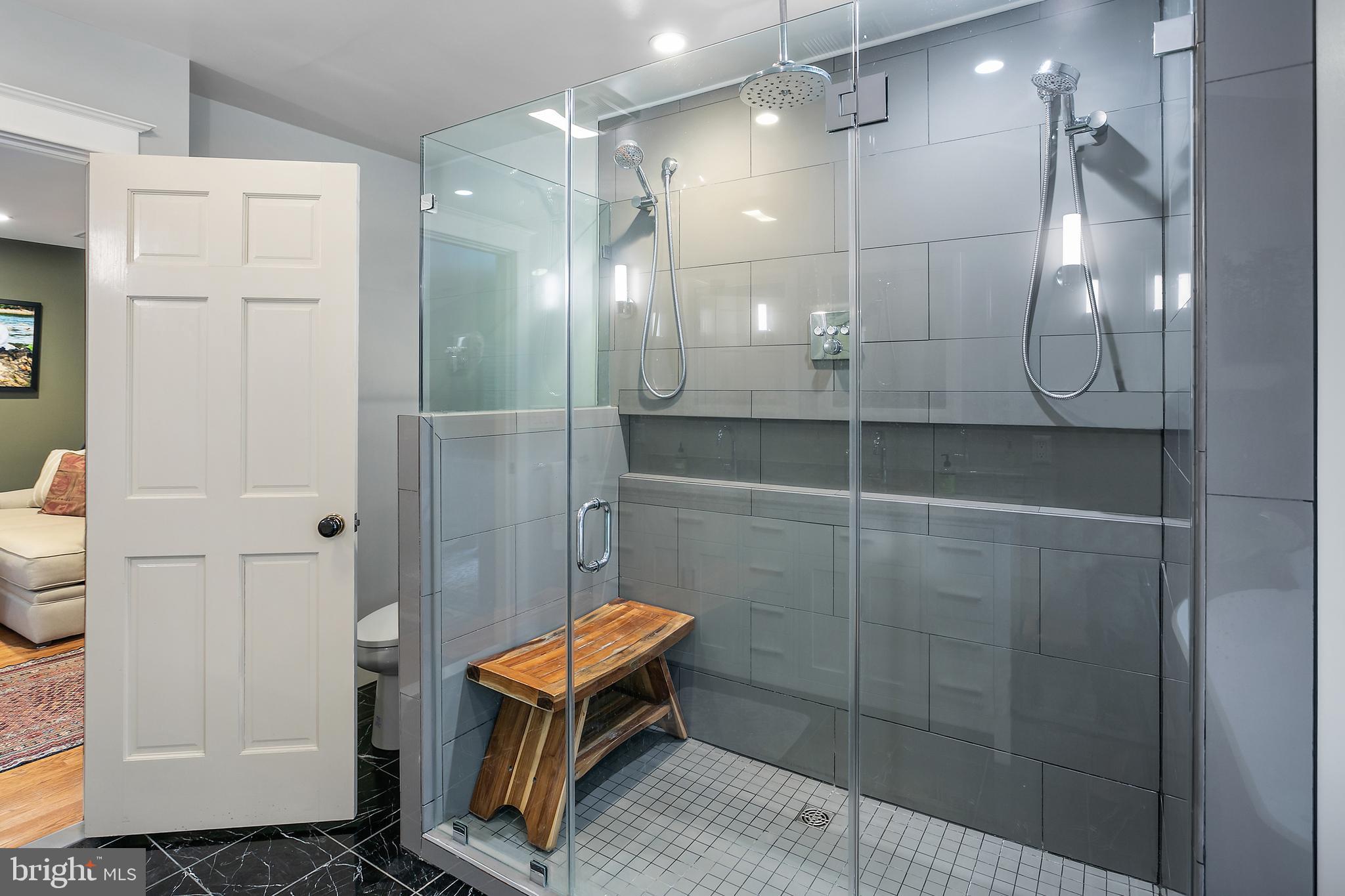 RIDGEWOOD VILLAGE - Residential Lease