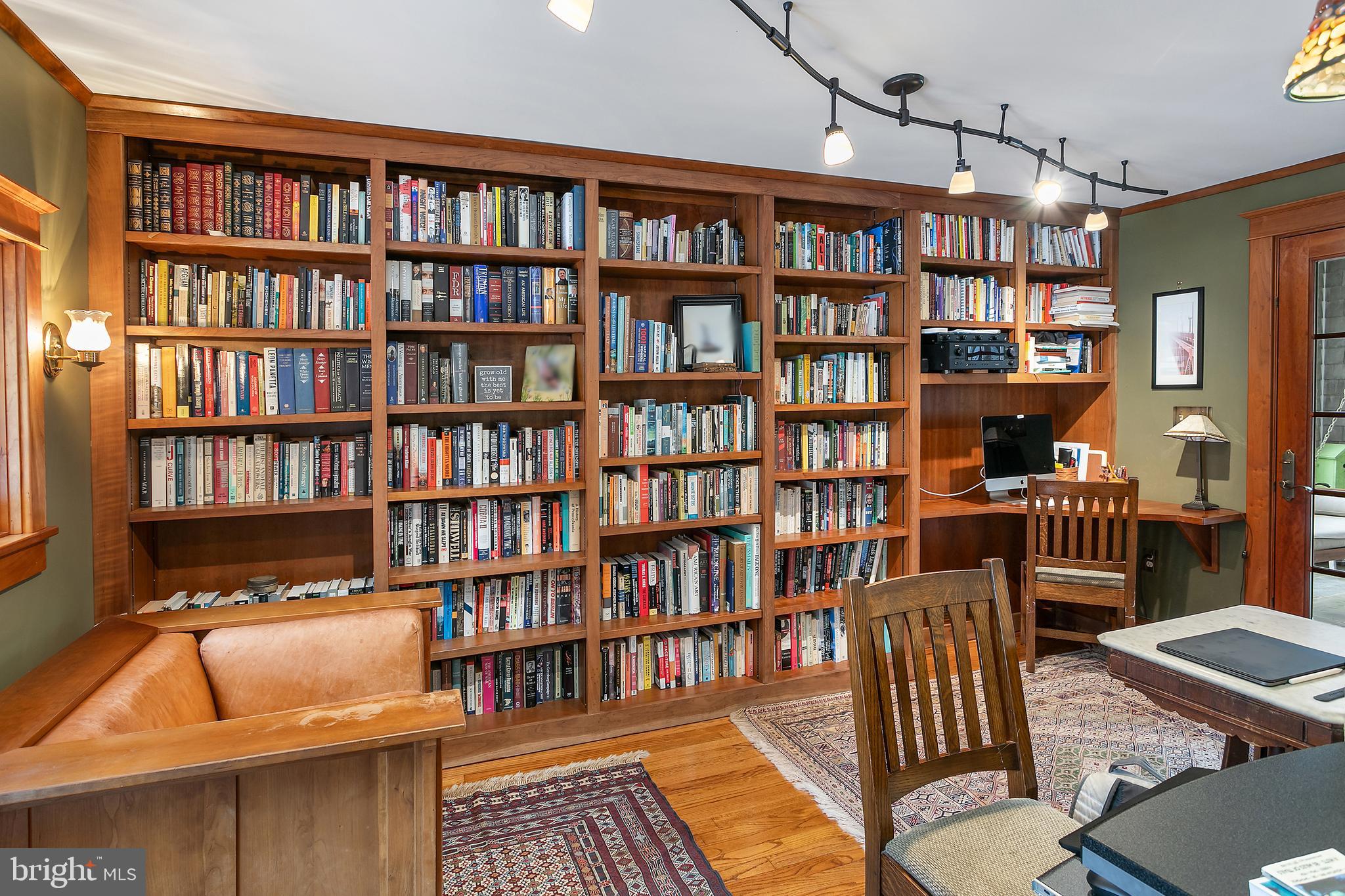 RIDGEWOOD VILLAGE - Residential Lease