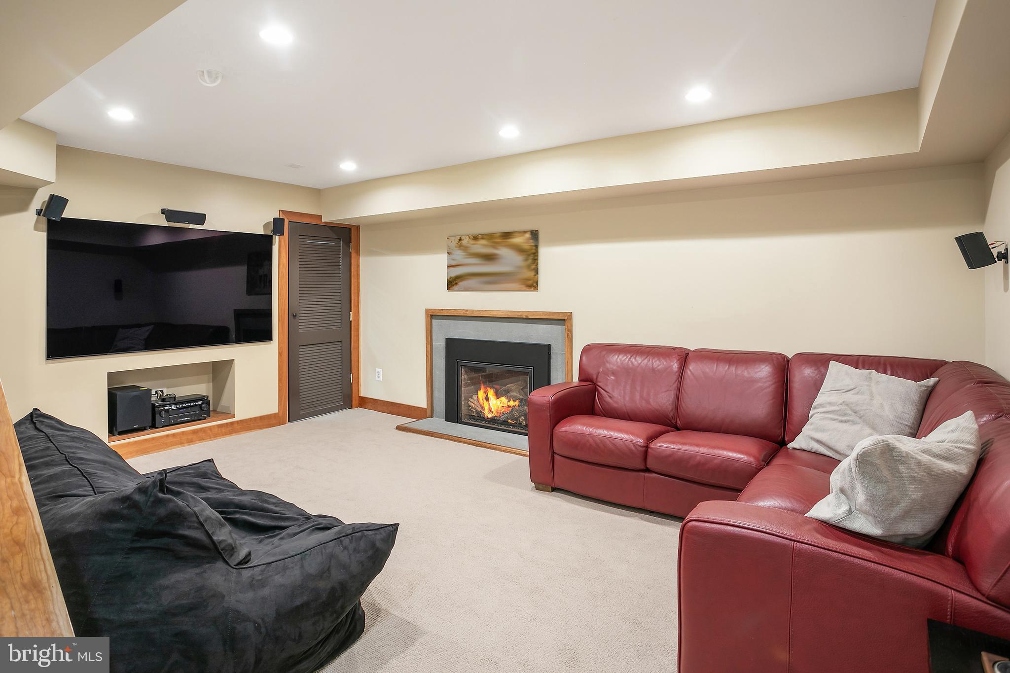 RIDGEWOOD VILLAGE - Residential Lease