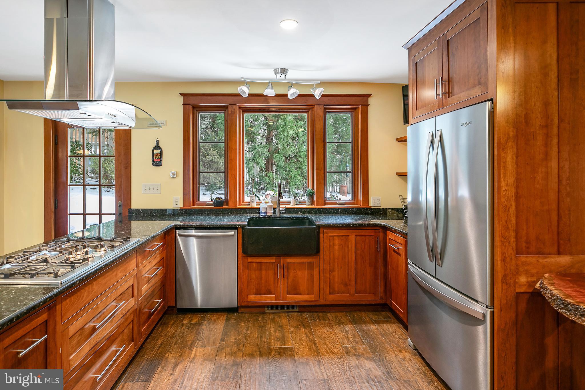 RIDGEWOOD VILLAGE - Residential Lease