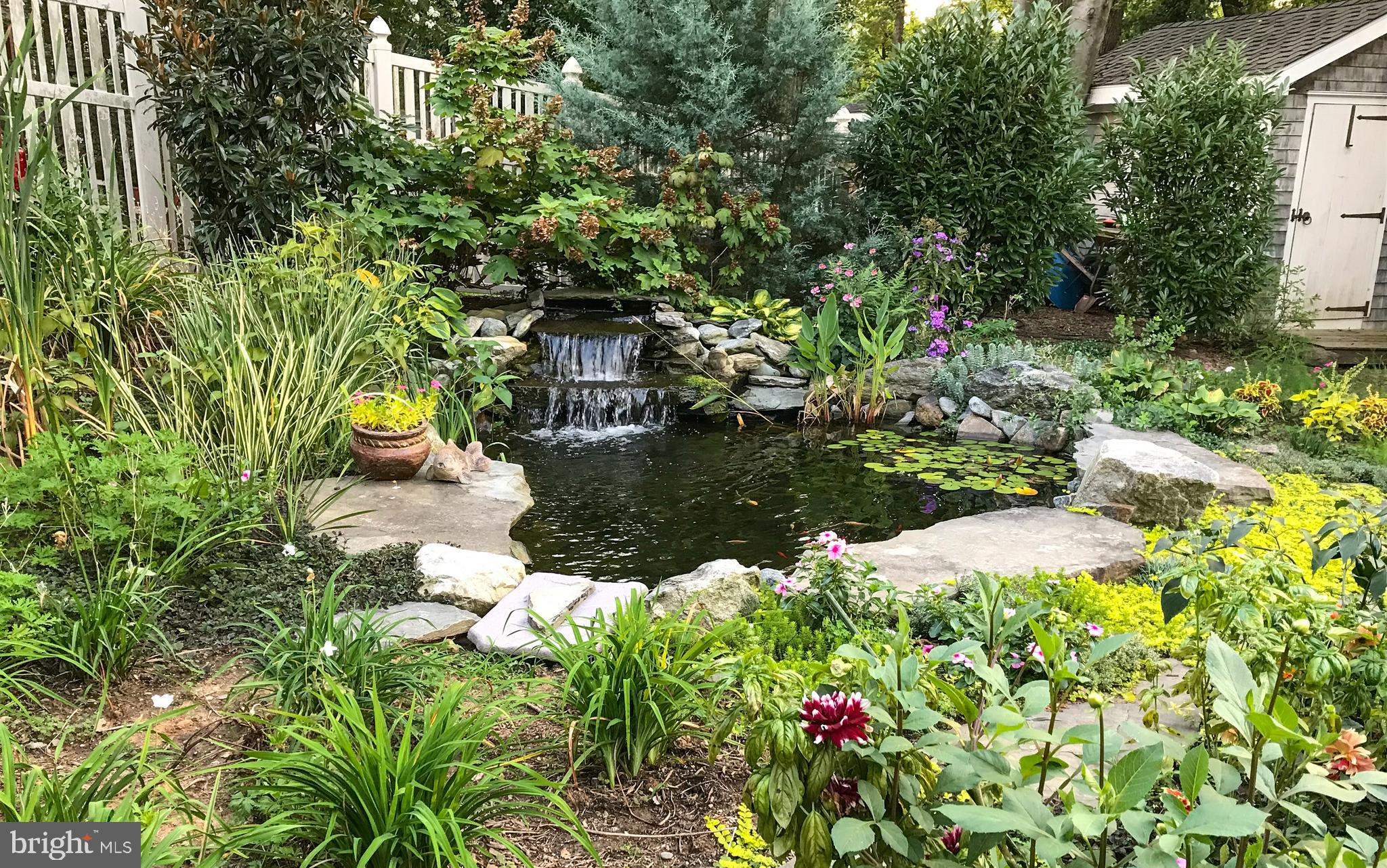 RIDGEWOOD VILLAGE - Residential Lease