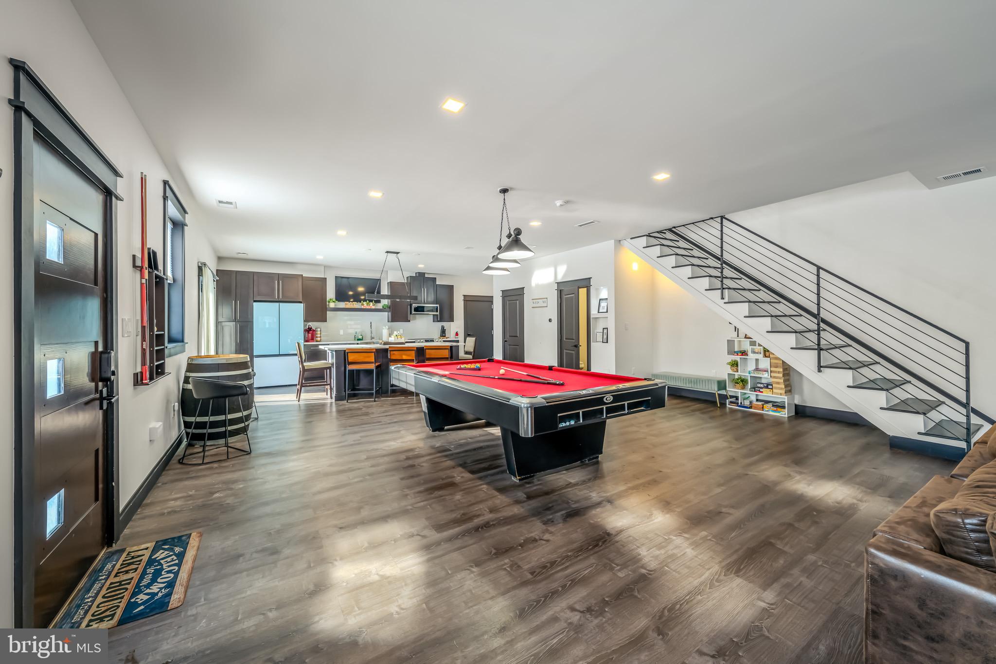 7813 LAKE SHORE DRIVE