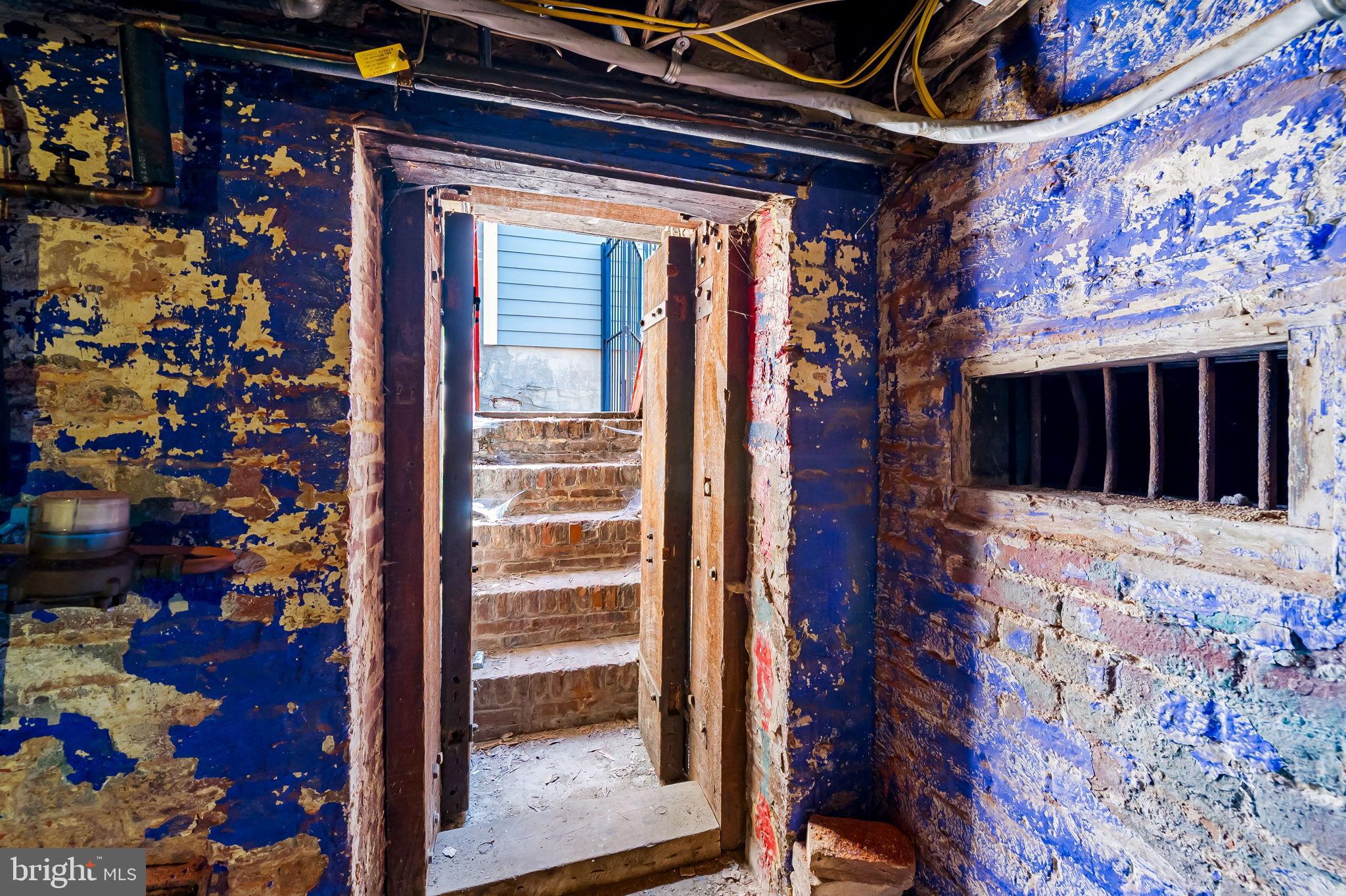 FEDERAL HILL HISTORIC DISTRICT - Residential Income