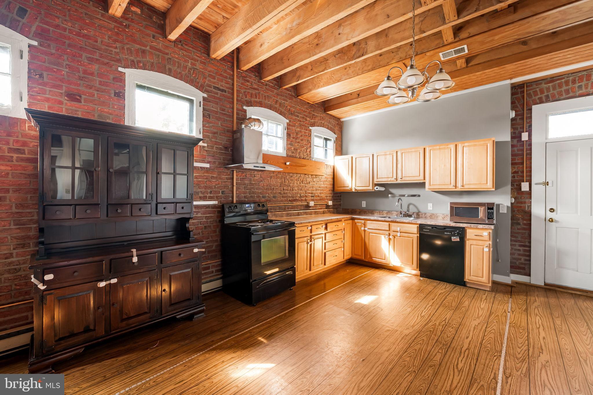 FEDERAL HILL HISTORIC DISTRICT - Residential Income