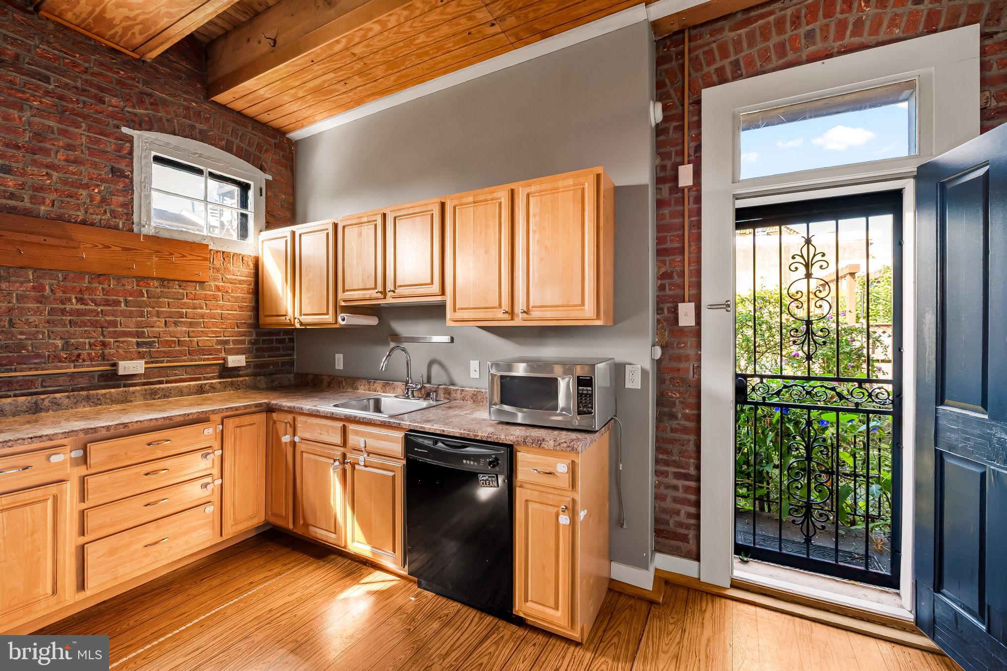 FEDERAL HILL HISTORIC DISTRICT - Residential Income