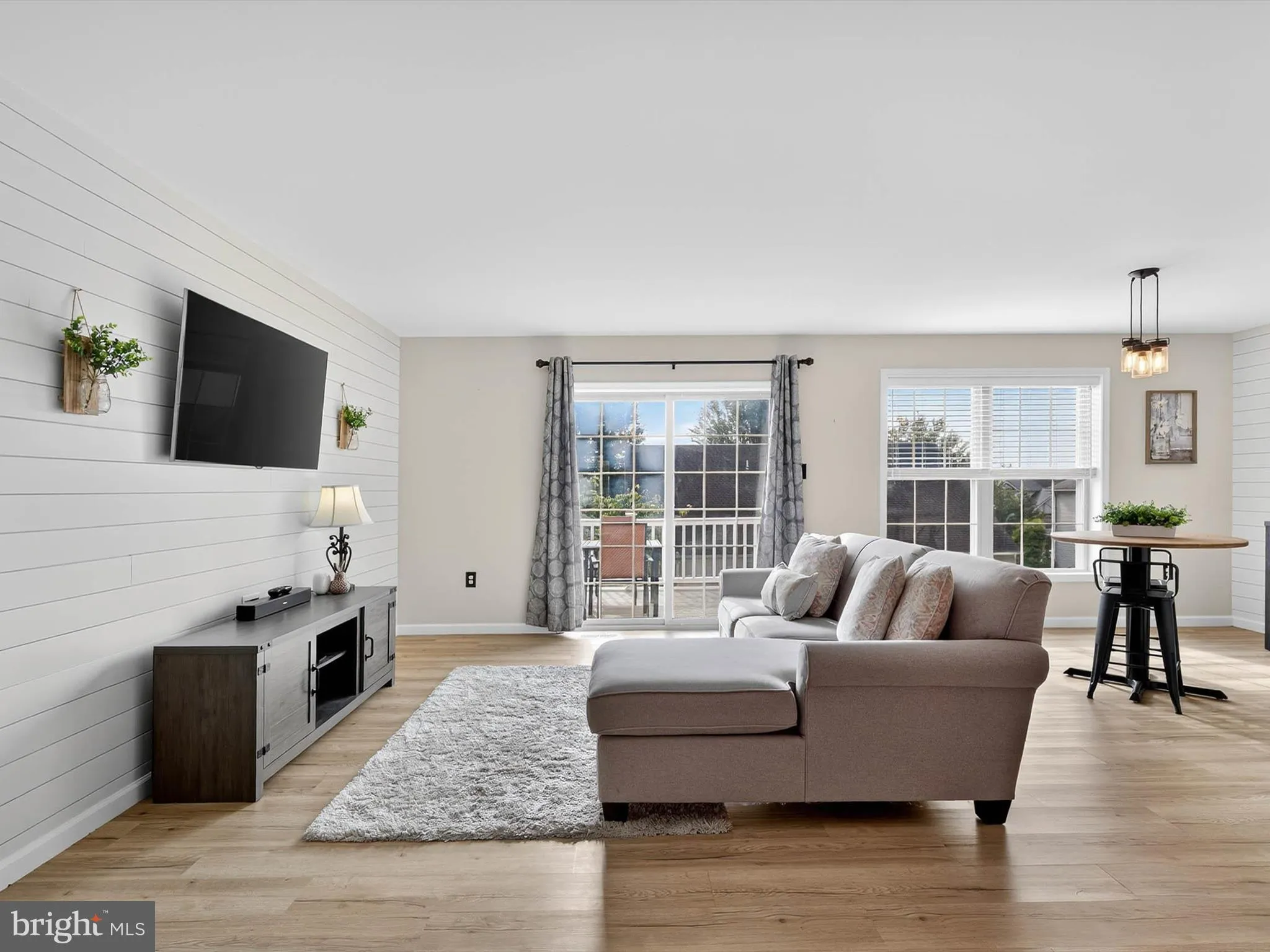 Ephrata, Pennsylvania 17522, United States, 3 Bedrooms Bedrooms, ,3 BathroomsBathrooms,Residential,Pending,216979