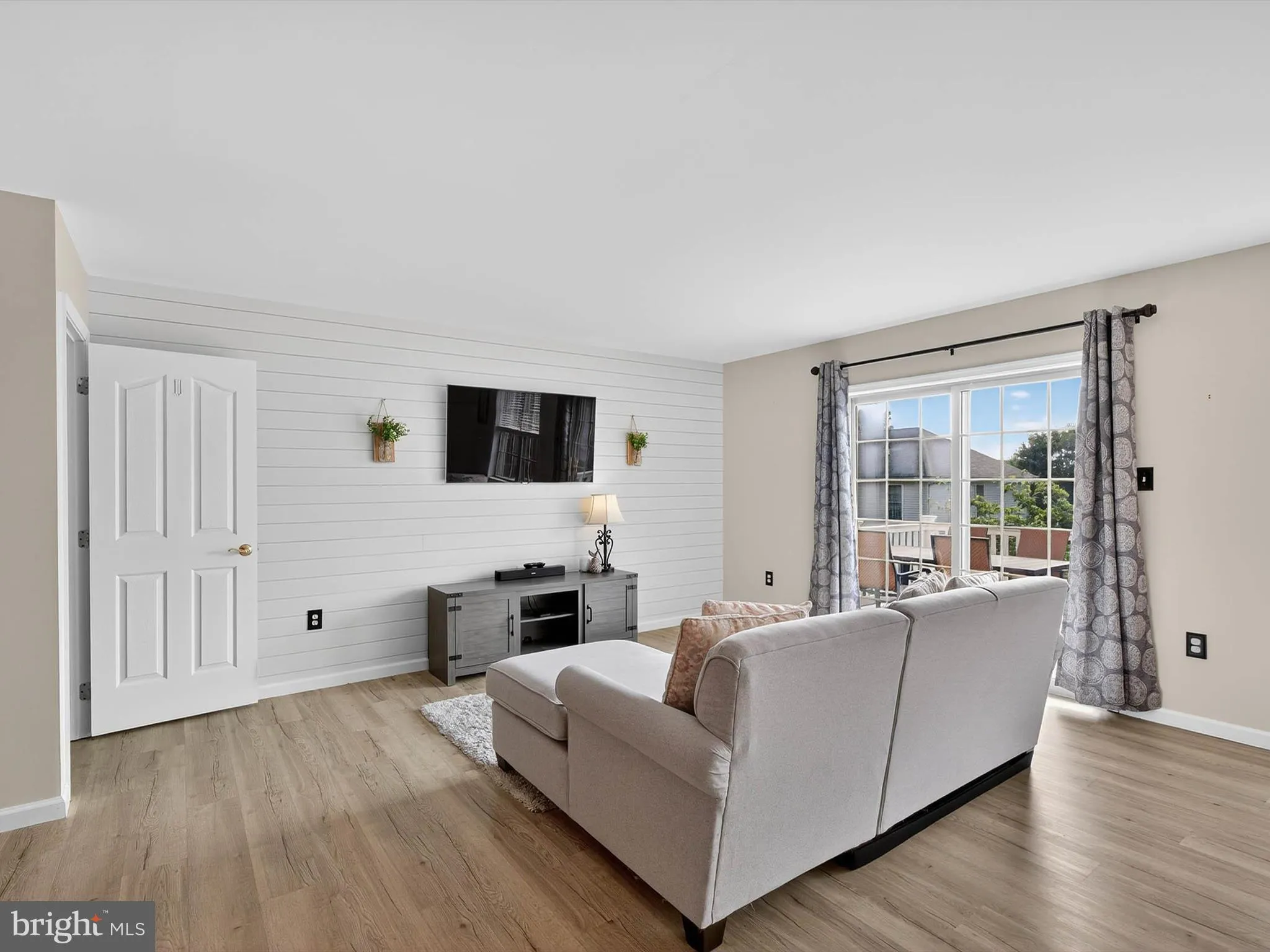 Ephrata, Pennsylvania 17522, United States, 3 Bedrooms Bedrooms, ,3 BathroomsBathrooms,Residential,Pending,216979