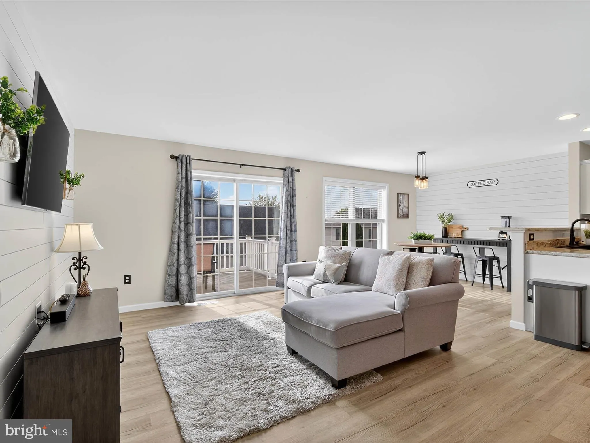 Ephrata, Pennsylvania 17522, United States, 3 Bedrooms Bedrooms, ,3 BathroomsBathrooms,Residential,Pending,216979