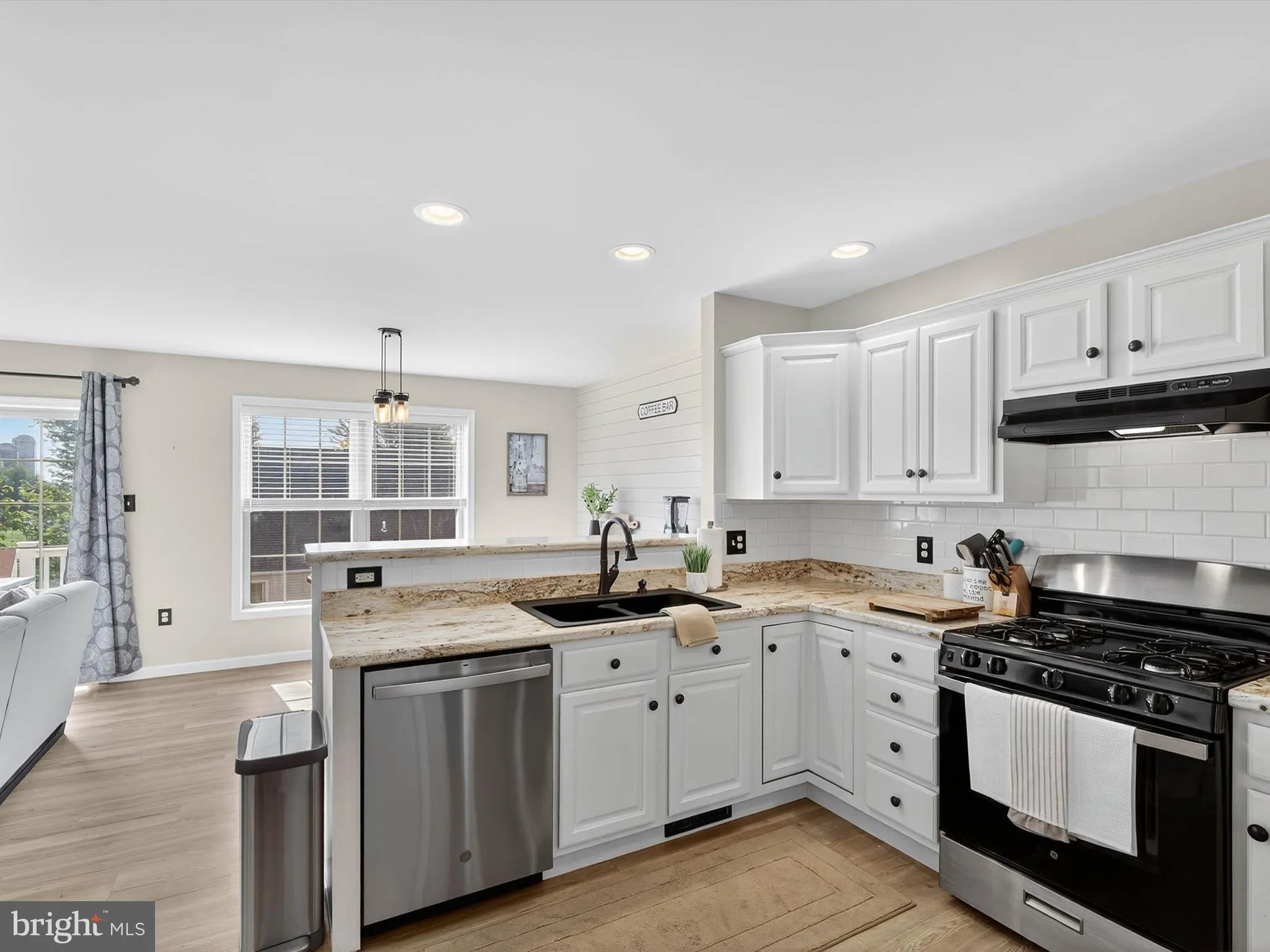 Ephrata, Pennsylvania 17522, United States, 3 Bedrooms Bedrooms, ,3 BathroomsBathrooms,Residential,Pending,216979