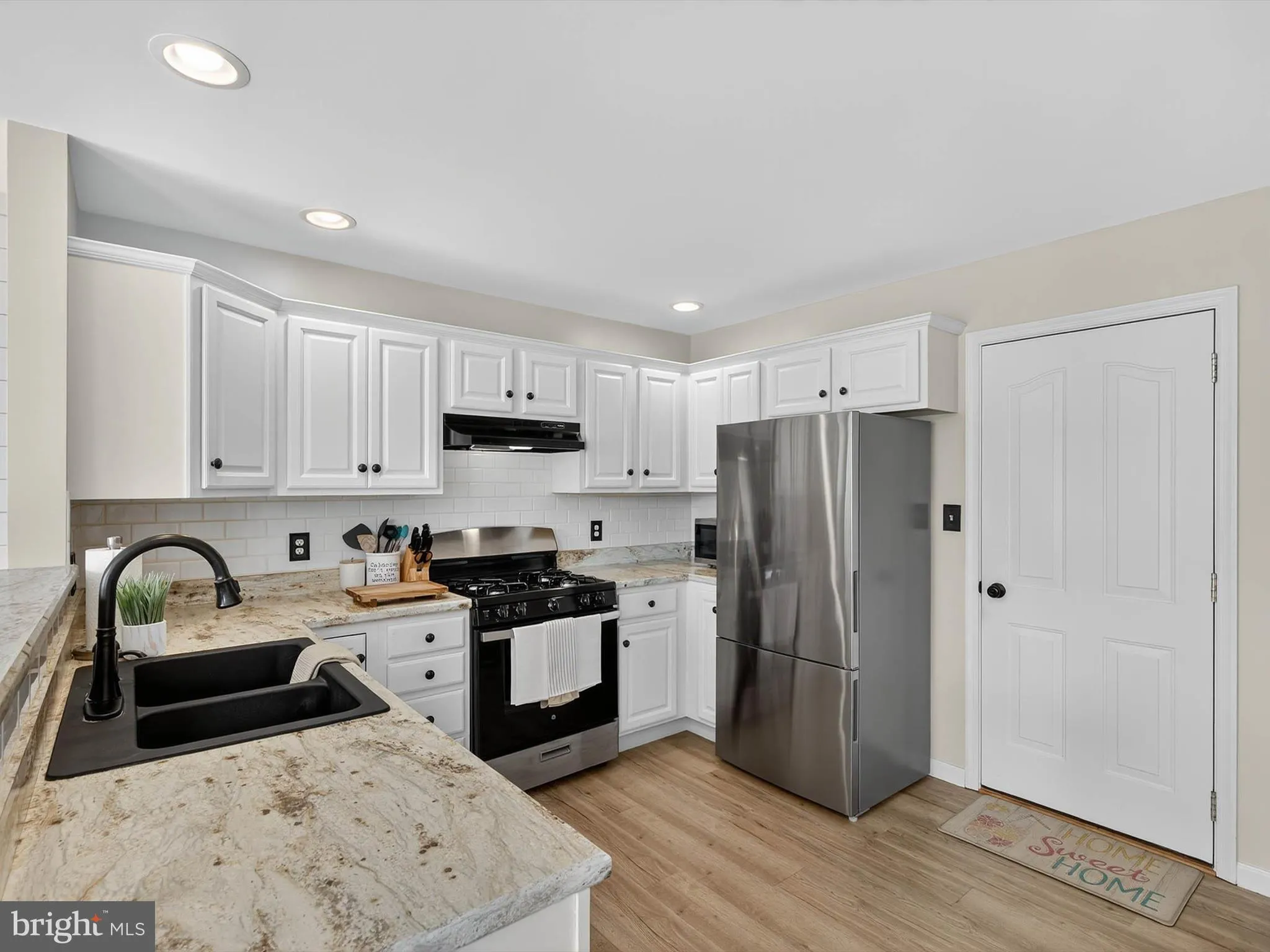 Ephrata, Pennsylvania 17522, United States, 3 Bedrooms Bedrooms, ,3 BathroomsBathrooms,Residential,Pending,216979