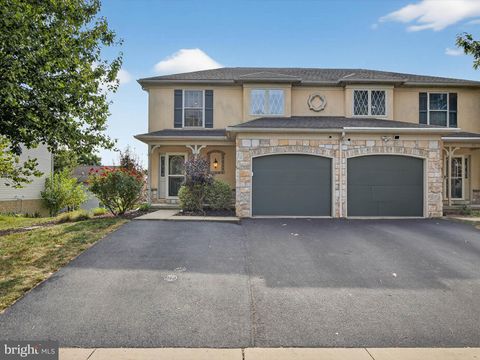 Photo of 92 Hawk Lane, EPHRATA, PA 17522 (MLS # PALA2077038)