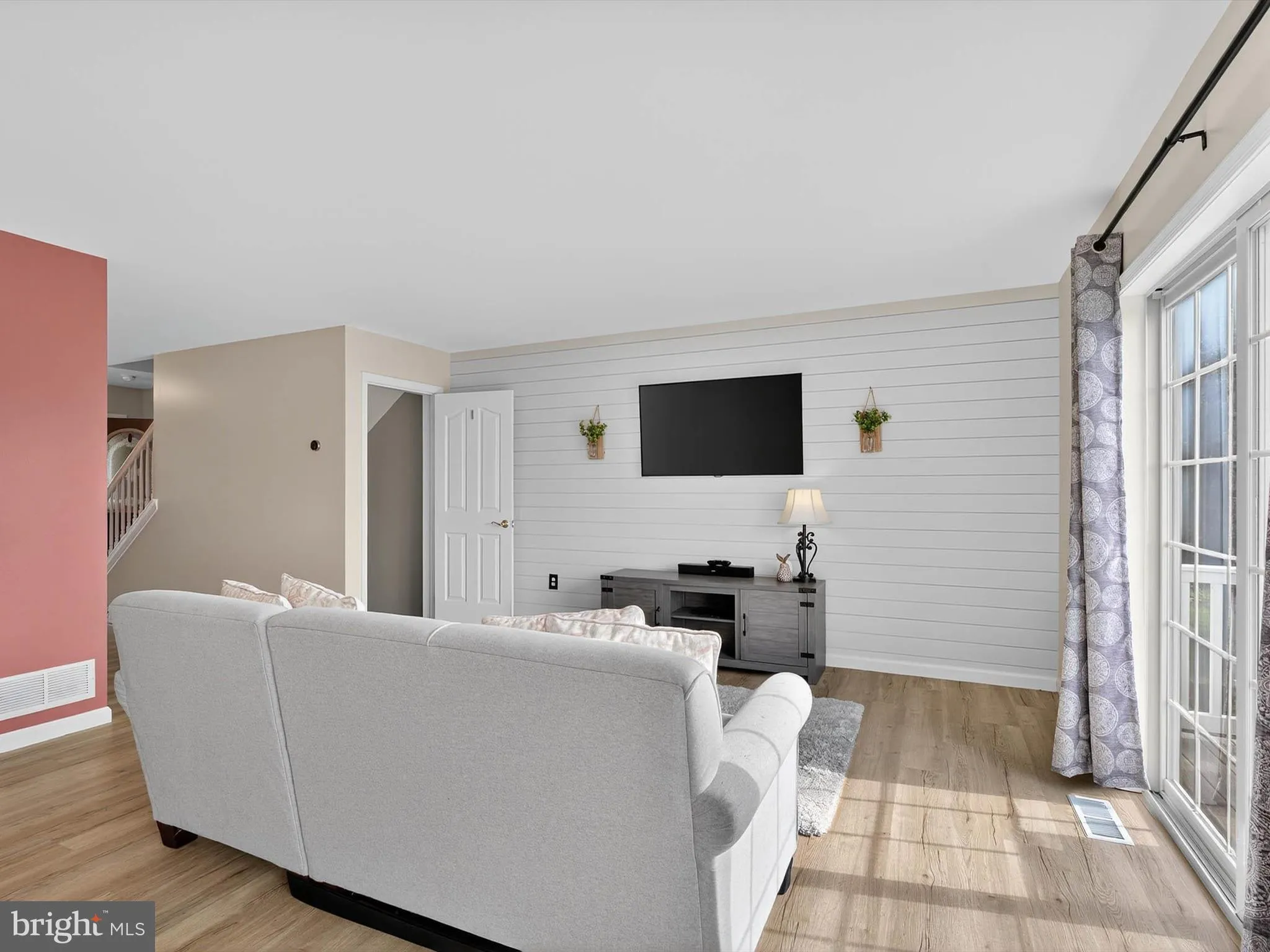 Ephrata, Pennsylvania 17522, United States, 3 Bedrooms Bedrooms, ,3 BathroomsBathrooms,Residential,Pending,216979