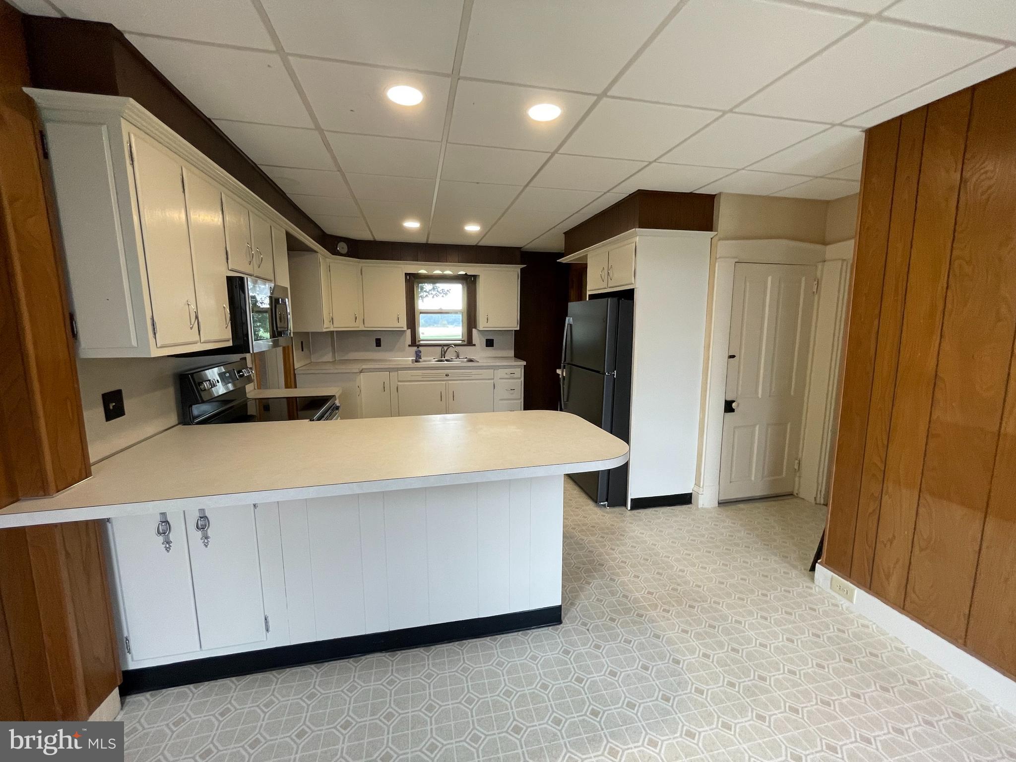 1556 LIME VALLEY ROAD