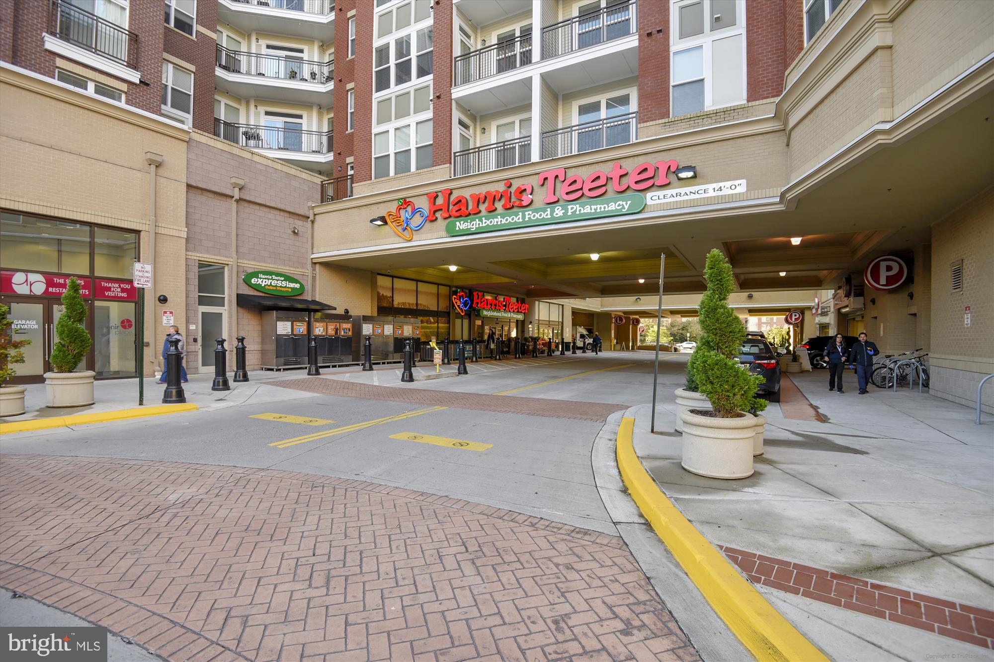 HALSTEAD AT THE METRO - Residential