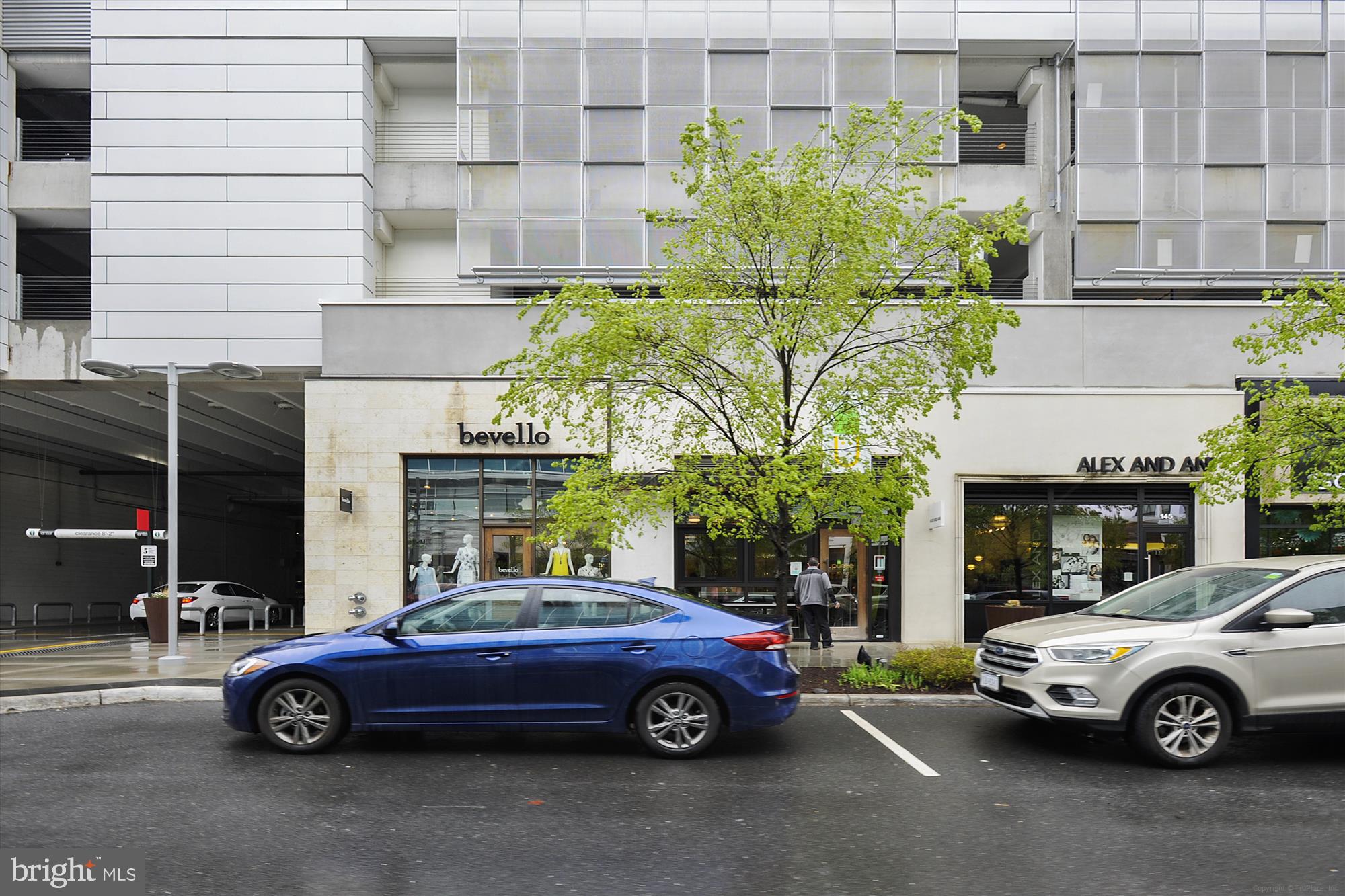 HALSTEAD AT THE METRO - Residential