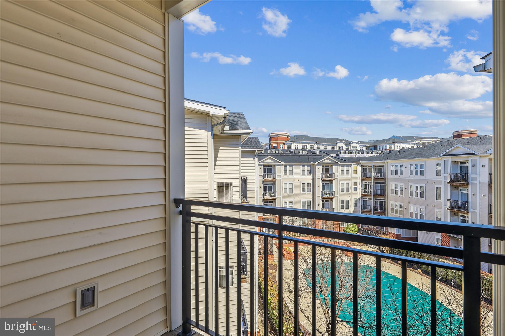 HALSTEAD AT THE METRO - Residential