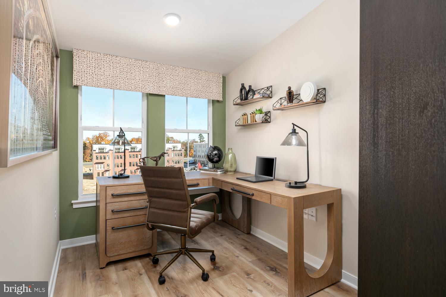 DOWNTOWN BRAMBLETON - Residential