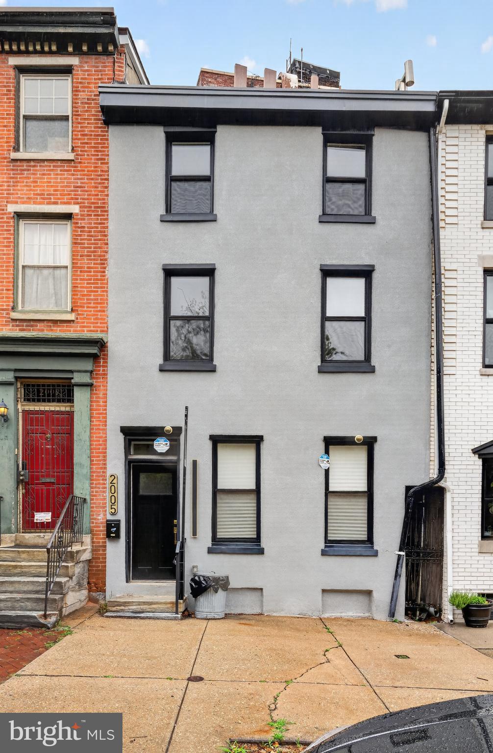 2005 W GIRARD AVENUE