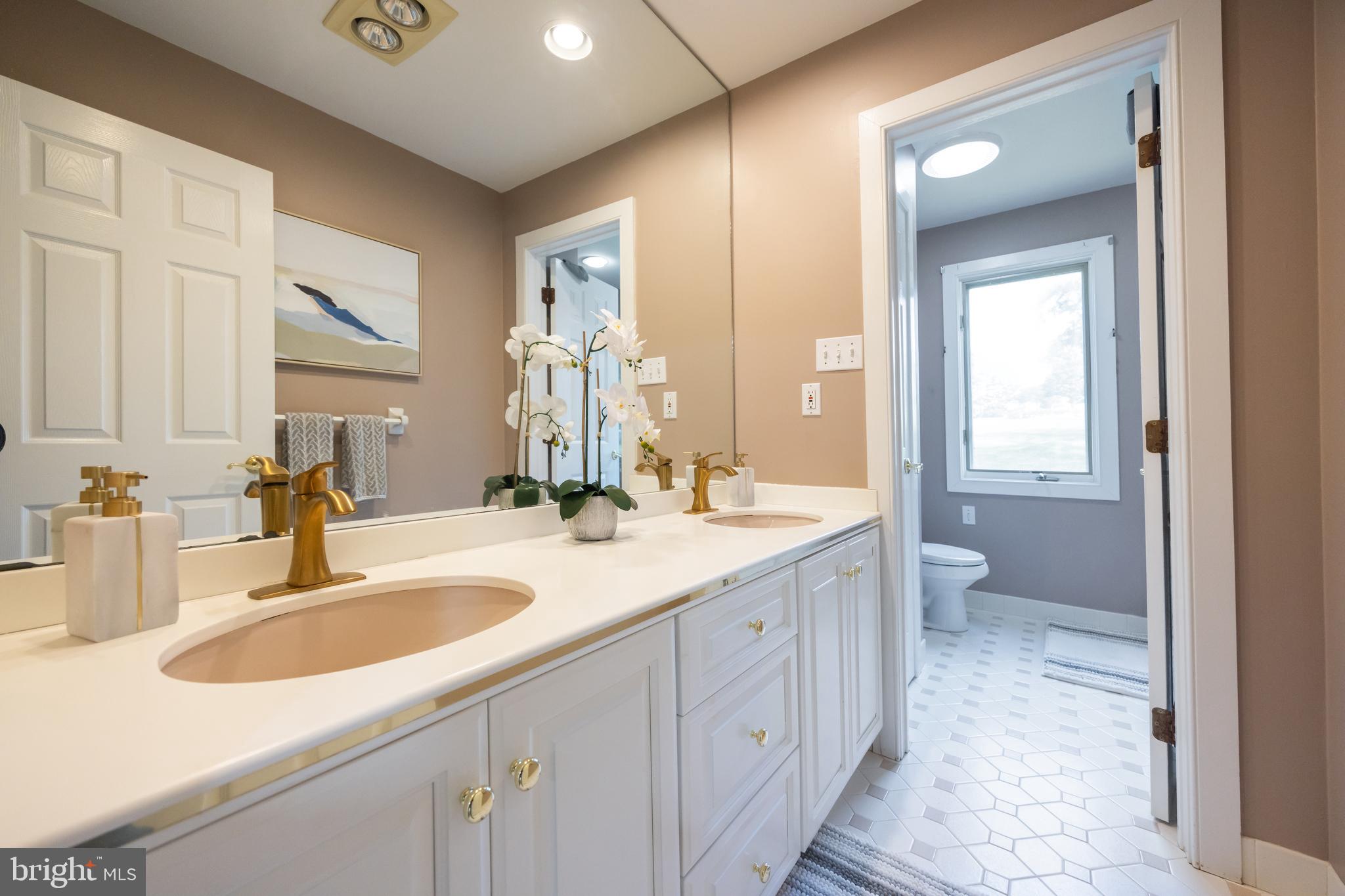 BLUE ROCK MEADOWS - Residential