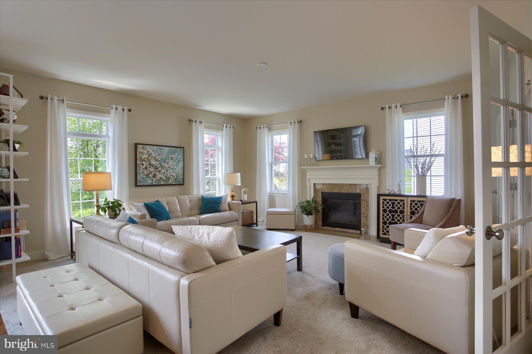 WINDING HILLS - Residential