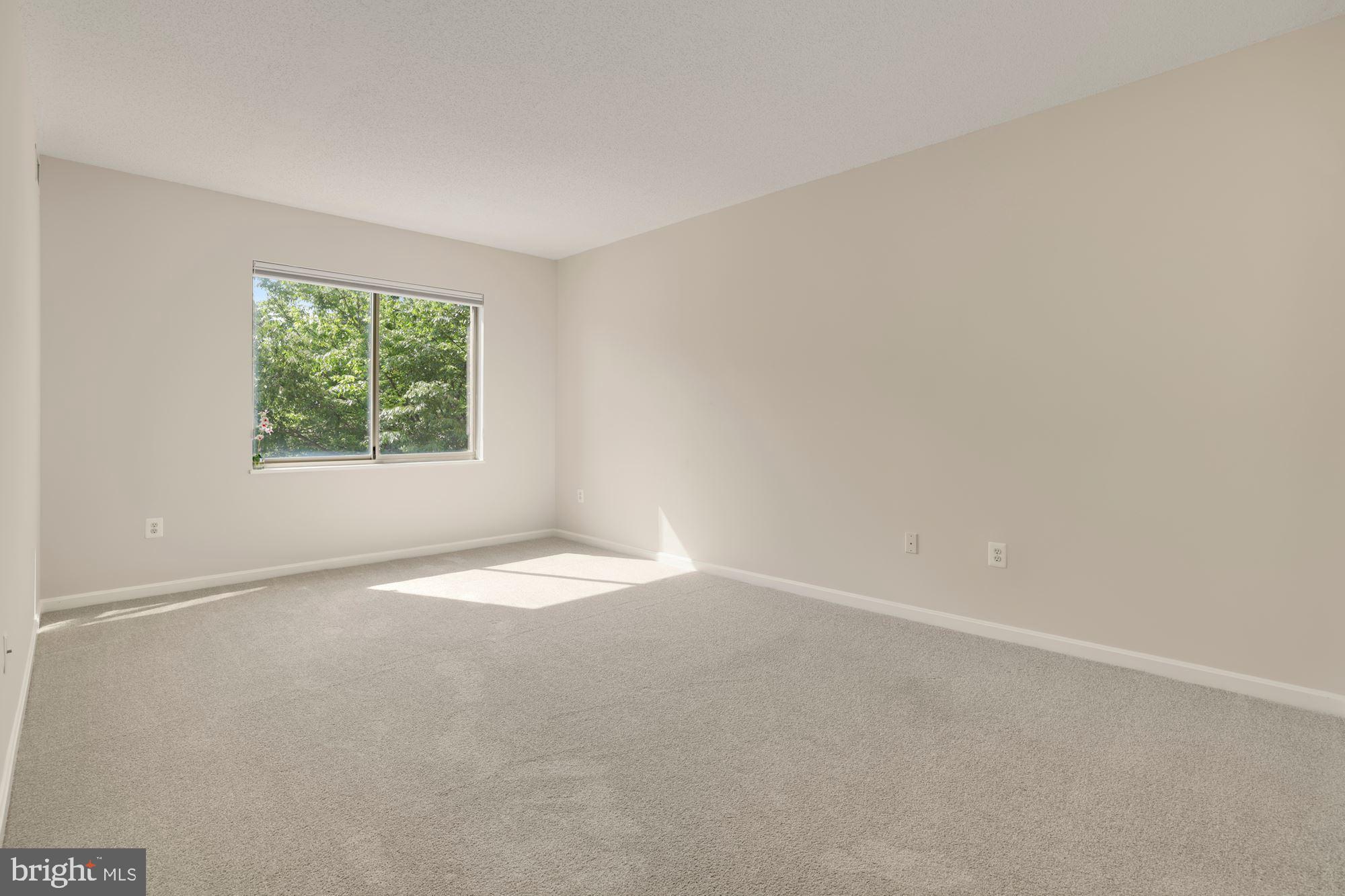 TURNBERRY COURTS AT LEIS - Residential